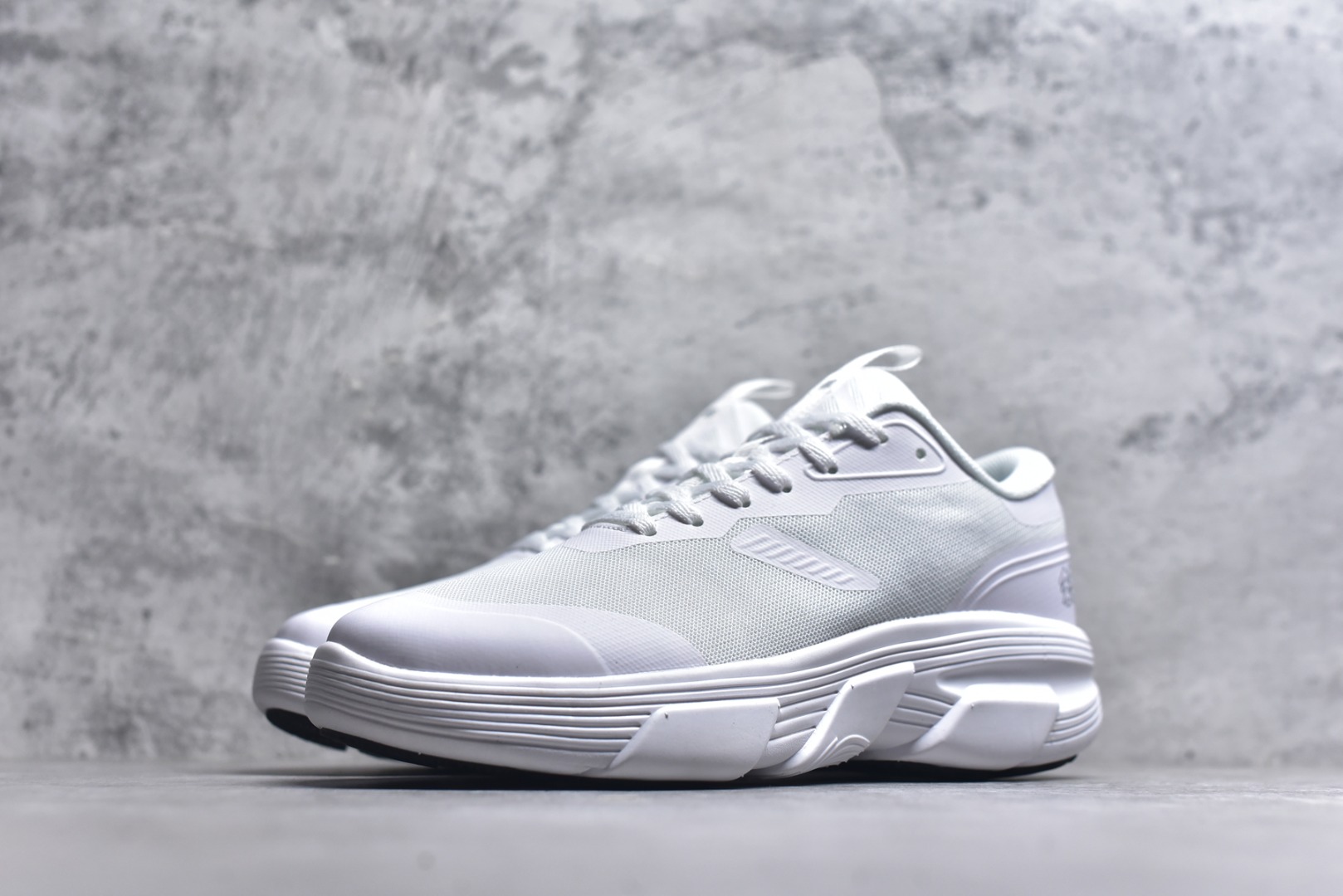 图片[2]-#KOLON SPORT Skyler 舒适柔软 支撑轻便回弹低帮徒步鞋 运动鞋男款 KOLON SPORT 可隆1973年诞生，并首次推出登山装备。自创立起，KOLON SPORT就把绿色定为基本色调，以常青树为品牌标志，坚持以关爱自然为己任，积极探求自然界的舒适，并以此应用于新产品的开发与研究。40多年来，历经不断革新，成就高端专业户外品牌。 尺码： 39 40 40.5 41 42 42.5 43 44 44.5 45-选品中心