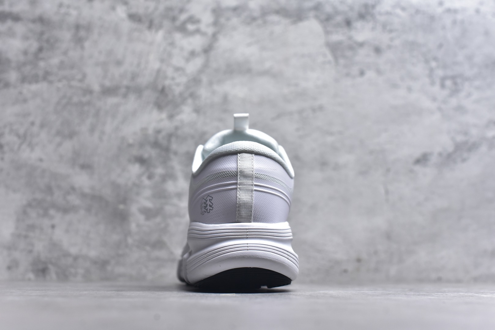 图片[5]-#KOLON SPORT Skyler 舒适柔软 支撑轻便回弹低帮徒步鞋 运动鞋男款 KOLON SPORT 可隆1973年诞生，并首次推出登山装备。自创立起，KOLON SPORT就把绿色定为基本色调，以常青树为品牌标志，坚持以关爱自然为己任，积极探求自然界的舒适，并以此应用于新产品的开发与研究。40多年来，历经不断革新，成就高端专业户外品牌。 尺码： 39 40 40.5 41 42 42.5 43 44 44.5 45-选品中心