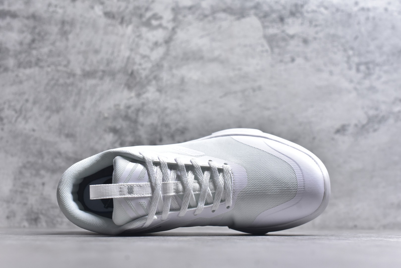 图片[4]-#KOLON SPORT Skyler 舒适柔软 支撑轻便回弹低帮徒步鞋 运动鞋男款 KOLON SPORT 可隆1973年诞生，并首次推出登山装备。自创立起，KOLON SPORT就把绿色定为基本色调，以常青树为品牌标志，坚持以关爱自然为己任，积极探求自然界的舒适，并以此应用于新产品的开发与研究。40多年来，历经不断革新，成就高端专业户外品牌。 尺码： 39 40 40.5 41 42 42.5 43 44 44.5 45-选品中心