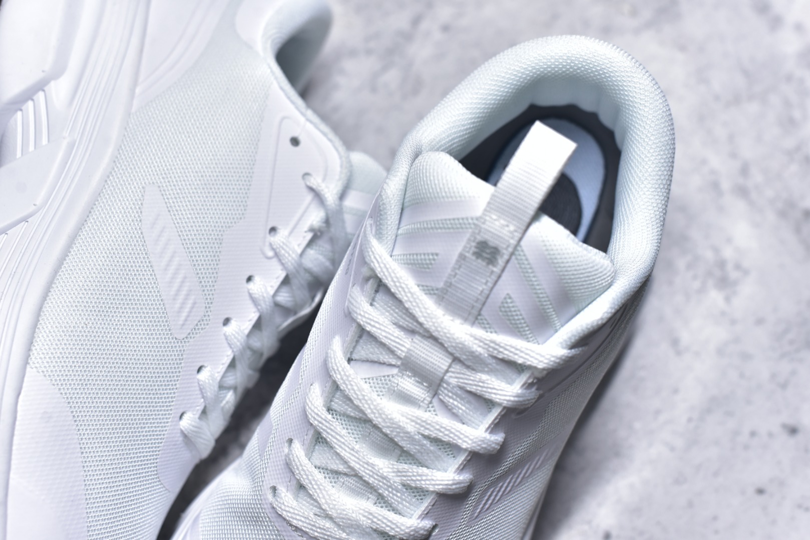 图片[9]-#KOLON SPORT Skyler 舒适柔软 支撑轻便回弹低帮徒步鞋 运动鞋男款 KOLON SPORT 可隆1973年诞生，并首次推出登山装备。自创立起，KOLON SPORT就把绿色定为基本色调，以常青树为品牌标志，坚持以关爱自然为己任，积极探求自然界的舒适，并以此应用于新产品的开发与研究。40多年来，历经不断革新，成就高端专业户外品牌。 尺码： 39 40 40.5 41 42 42.5 43 44 44.5 45-选品中心