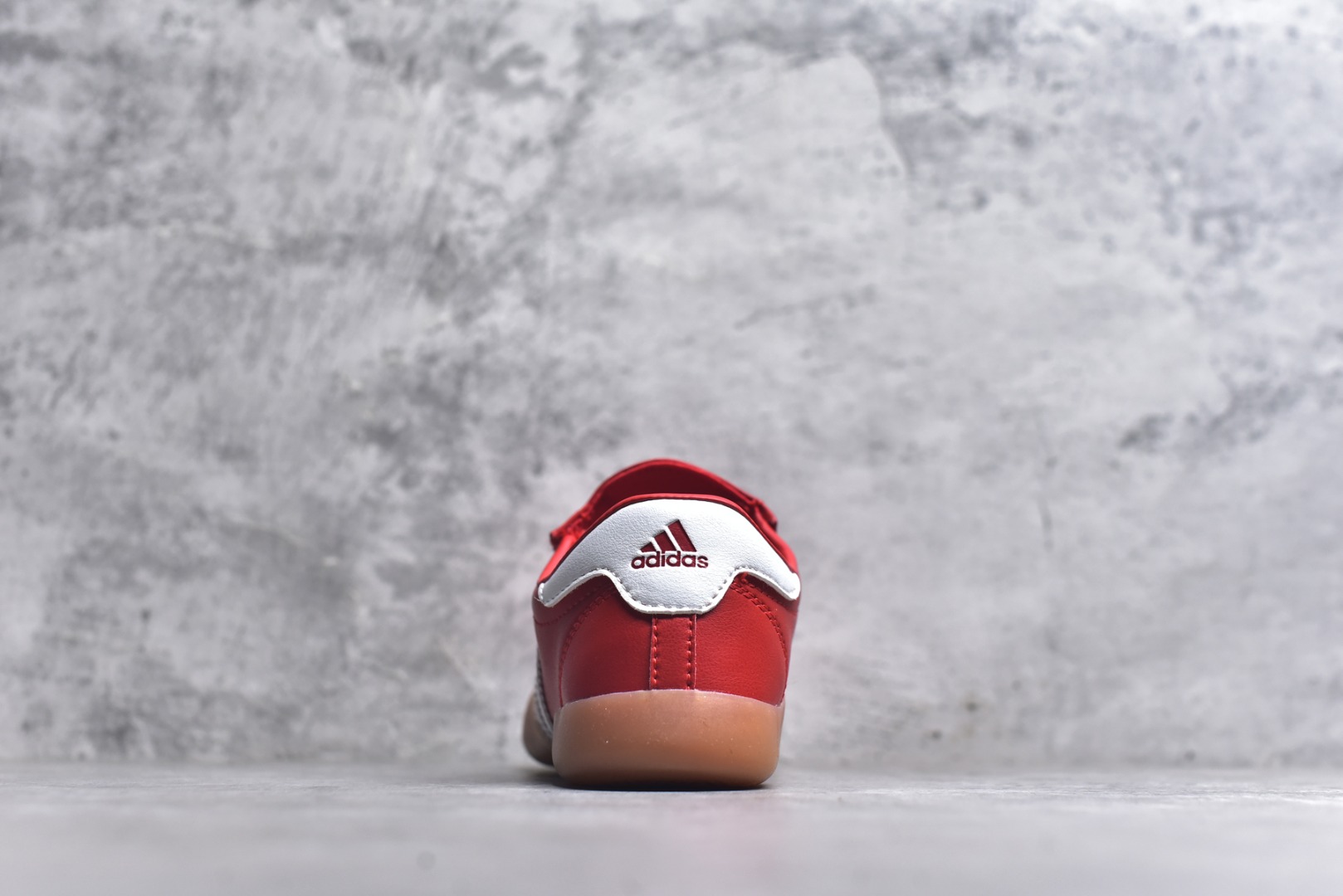 图片[5]-#AD TAEKWONDO MEI W OFF 跆拳道 运动鞋 无鞋带设计 皮质鞋口一脚蹬 包裹感贼舒服 走路小跑不掉跟 鞋底都有奶牛花的设计 实际踩下去软中带韧 货号：JR2646 尺码：35-45-选品中心