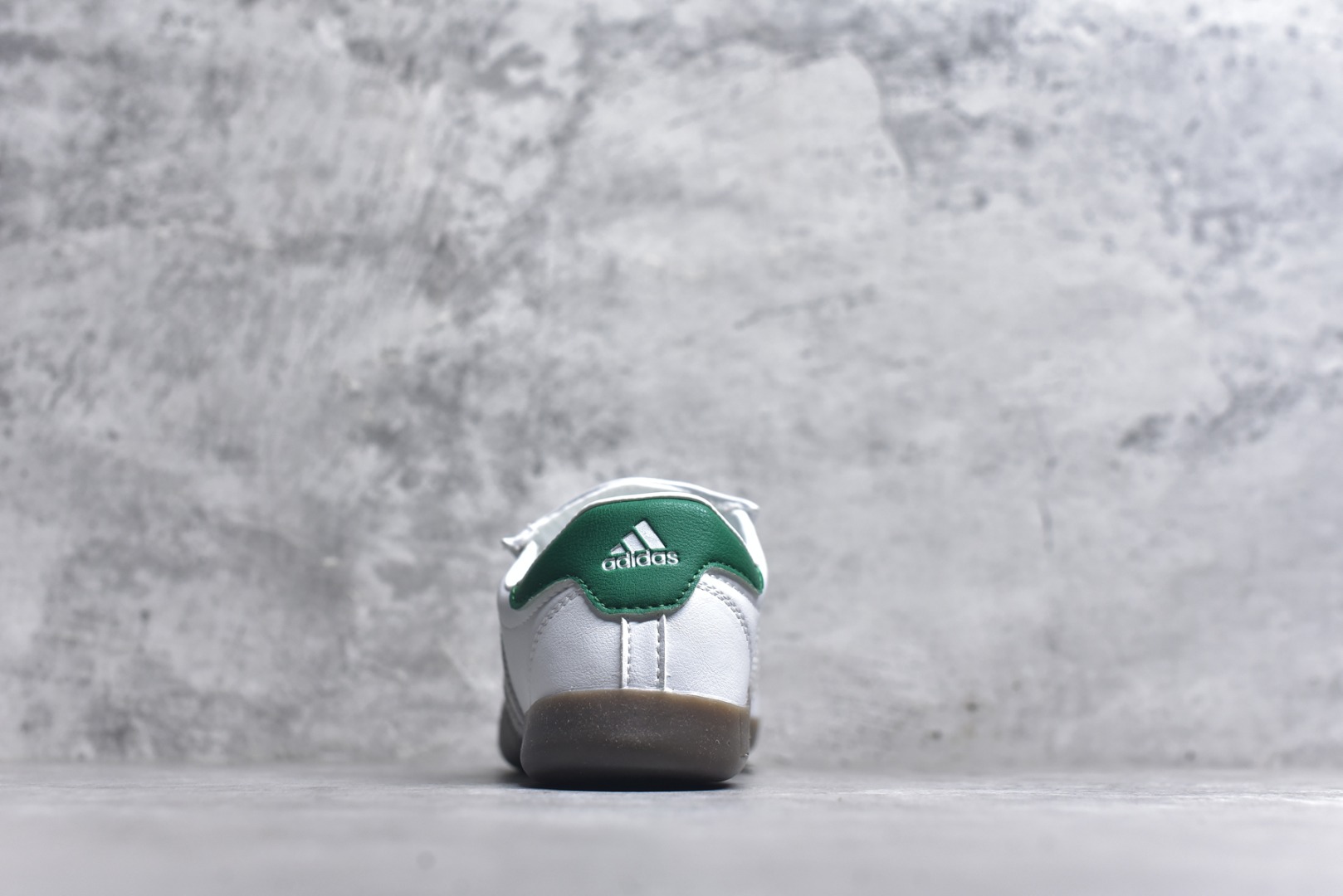 图片[5]-#AD TAEKWONDO MEI W OFF 跆拳道 运动鞋 无鞋带设计 皮质鞋口一脚蹬 包裹感贼舒服 走路小跑不掉跟 鞋底都有奶牛花的设计 实际踩下去软中带韧 货号：JP8430 尺码：35-45-选品中心