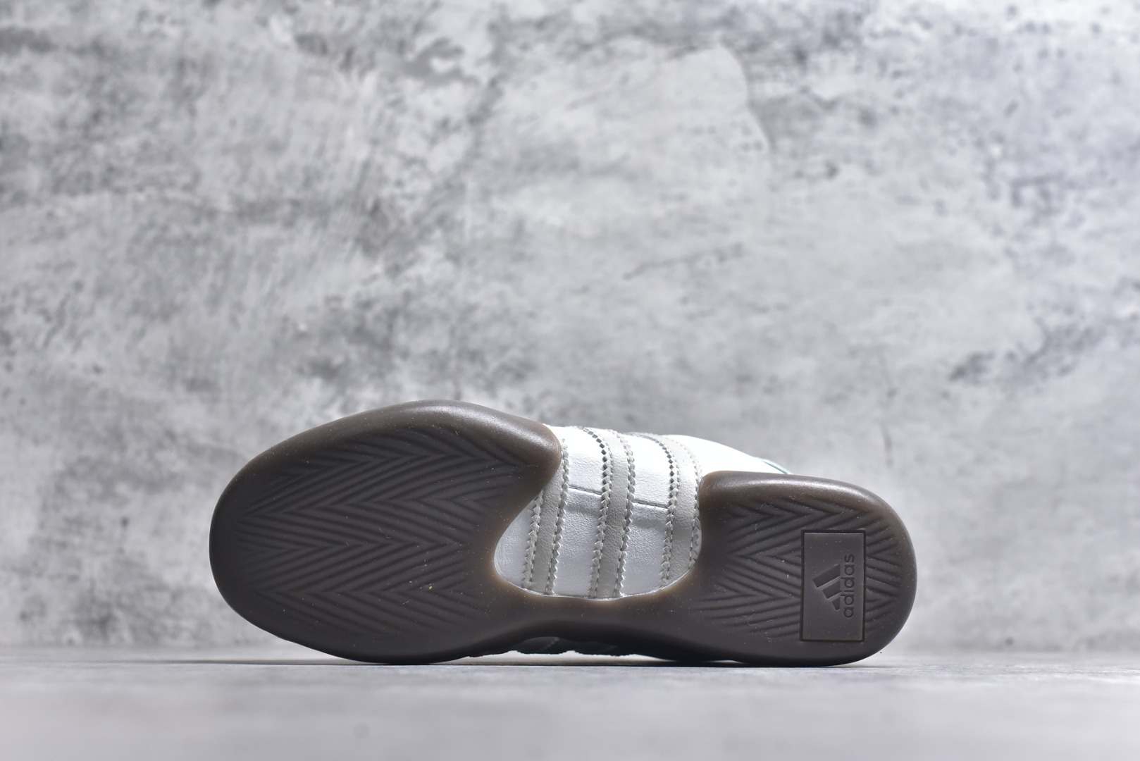 图片[6]-#AD TAEKWONDO MEI W OFF 跆拳道 运动鞋 无鞋带设计 皮质鞋口一脚蹬 包裹感贼舒服 走路小跑不掉跟 鞋底都有奶牛花的设计 实际踩下去软中带韧 货号：JP8430 尺码：35-45-选品中心