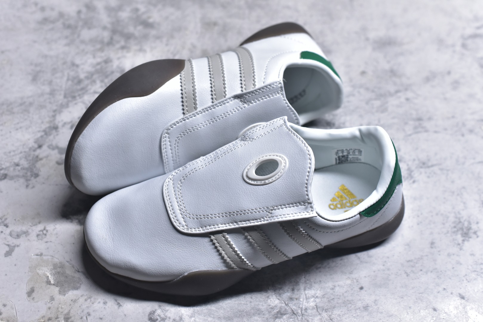 图片[7]-#AD TAEKWONDO MEI W OFF 跆拳道 运动鞋 无鞋带设计 皮质鞋口一脚蹬 包裹感贼舒服 走路小跑不掉跟 鞋底都有奶牛花的设计 实际踩下去软中带韧 货号：JP8430 尺码：35-45-选品中心