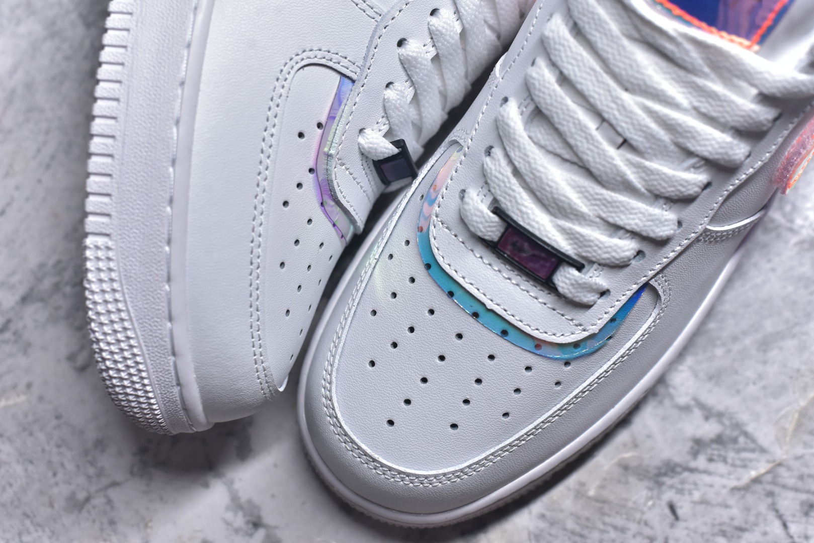 图片[8]-#Nike AIR FORCE 1‘07 空军一号低帮百搭休闲运动板鞋。柔软、弹性十足的缓震性能和出色的中底设计，横跨复古与现代的外型结合，造就出风靡全球三十多年的Force 1。 货号：DC0710 191 尺码：36 36.5 37.5 38 38.5 39 40 40.5 41 42 42.5 43 44 45-选品中心