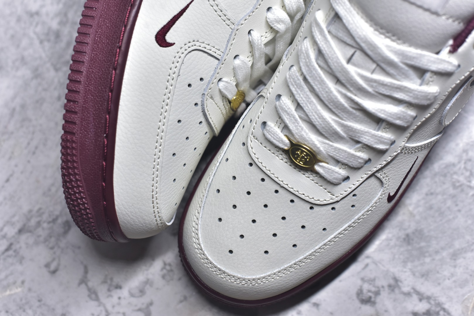 图片[8]-#Nike AIR FORCE 1‘07 空军一号低帮百搭休闲运动板鞋。柔软、弹性十足的缓震性能和出色的中底设计，横跨复古与现代的外型结合，造就出风靡全球三十多年的Force 1。 货号：DQ7582 100 尺码：36 36.5 37.5 38 38.5 39 40 40.5 41 42 42.5 43 44 45-选品中心
