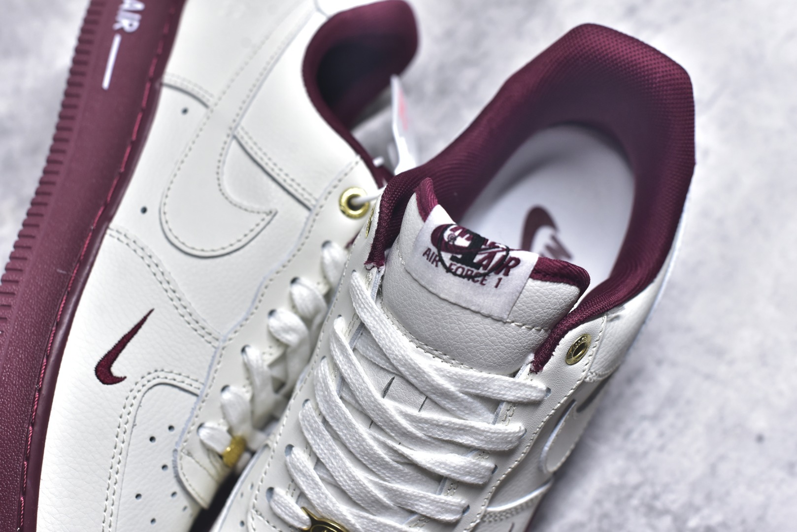 图片[9]-#Nike AIR FORCE 1‘07 空军一号低帮百搭休闲运动板鞋。柔软、弹性十足的缓震性能和出色的中底设计，横跨复古与现代的外型结合，造就出风靡全球三十多年的Force 1。 货号：DQ7582 100 尺码：36 36.5 37.5 38 38.5 39 40 40.5 41 42 42.5 43 44 45-选品中心