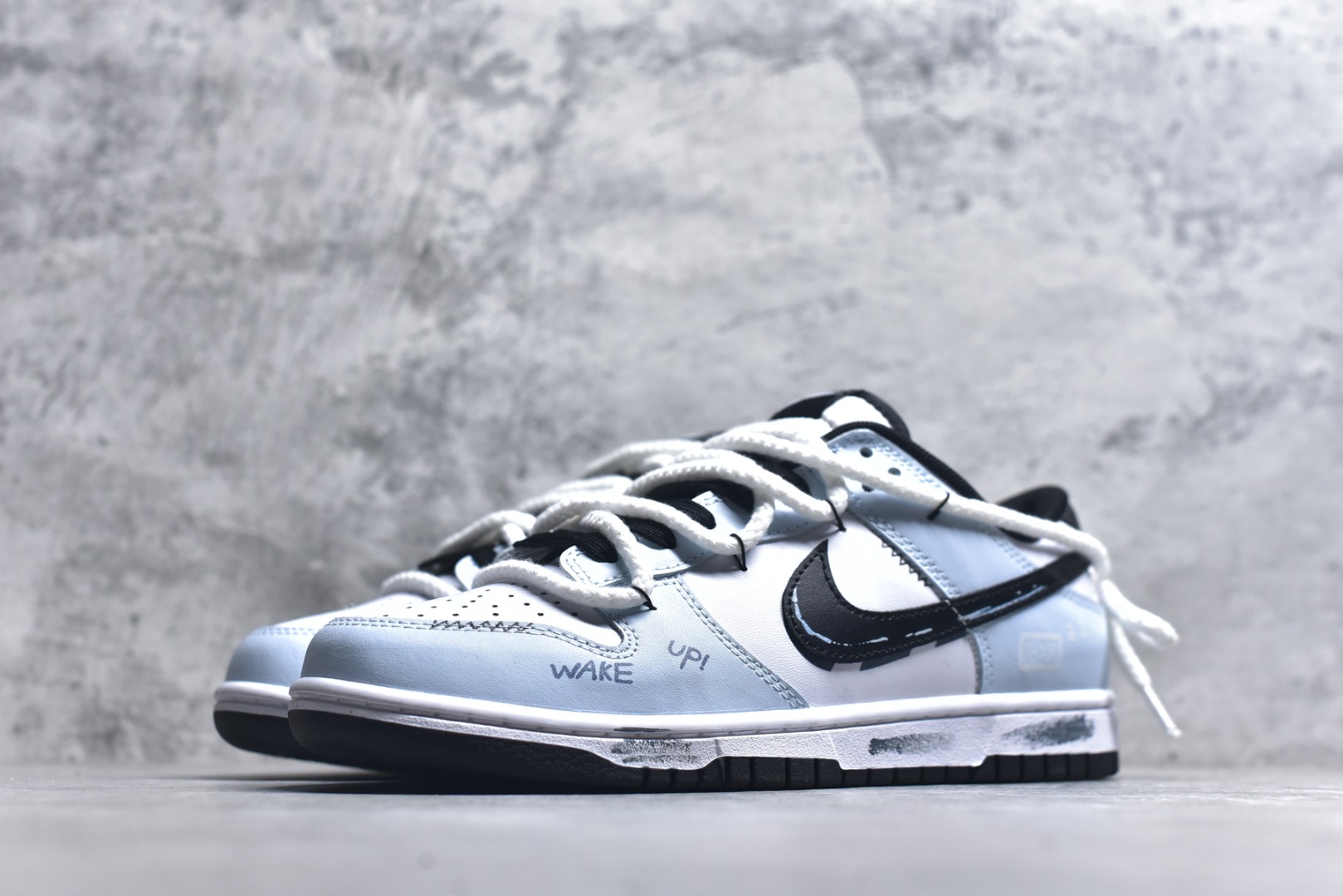 图片[2]-#Nike SB Dunk Low 绑带 周年高端定制 低帮休闲板鞋 DD1391-100 #定制鞋盒 大厂纯原品质出货 超高清洁度 皮料切割干净无任何毛边 细节完美 尺码：40 40.5 41 42 42.5 43 44 44.5 45 46-选品中心