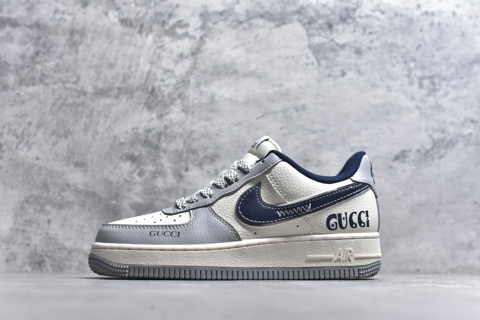 #Nike Air Force 1\'07 Low 古驰联名 灰蓝勾 空军一号低帮休闲板鞋 XS1958-543 #原楦头原纸板 原装鞋盒 定制五金配件 内置全掌气垫 原厂鞋底 尺码：36 36.5 37.5 38 38.5 39 40 40.5 41 42 42.5 43 44 44.5 45 9.D4-选品中心