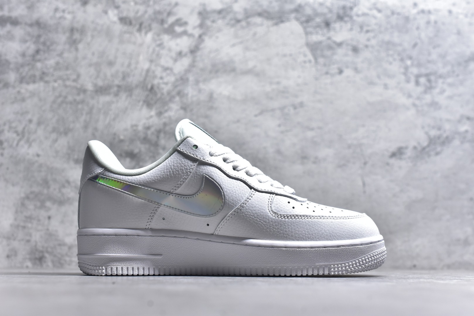 图片[3]-#Nike Air Force 1 Low 原厂冲刀皮料切割干净无任何毛边清洁度细节完美 做工细节全方位比对 原楦原纸板打造纯正空军专注外贸渠道全掌内置蜂窝气垫原盒配件原厂中底钢印拉帮完美 货号：CJ1646-100 尺码：36 36.5 37.5 38 38.5 39 40 40.5 41 42 42.5 43 44 44.5 45-选品中心