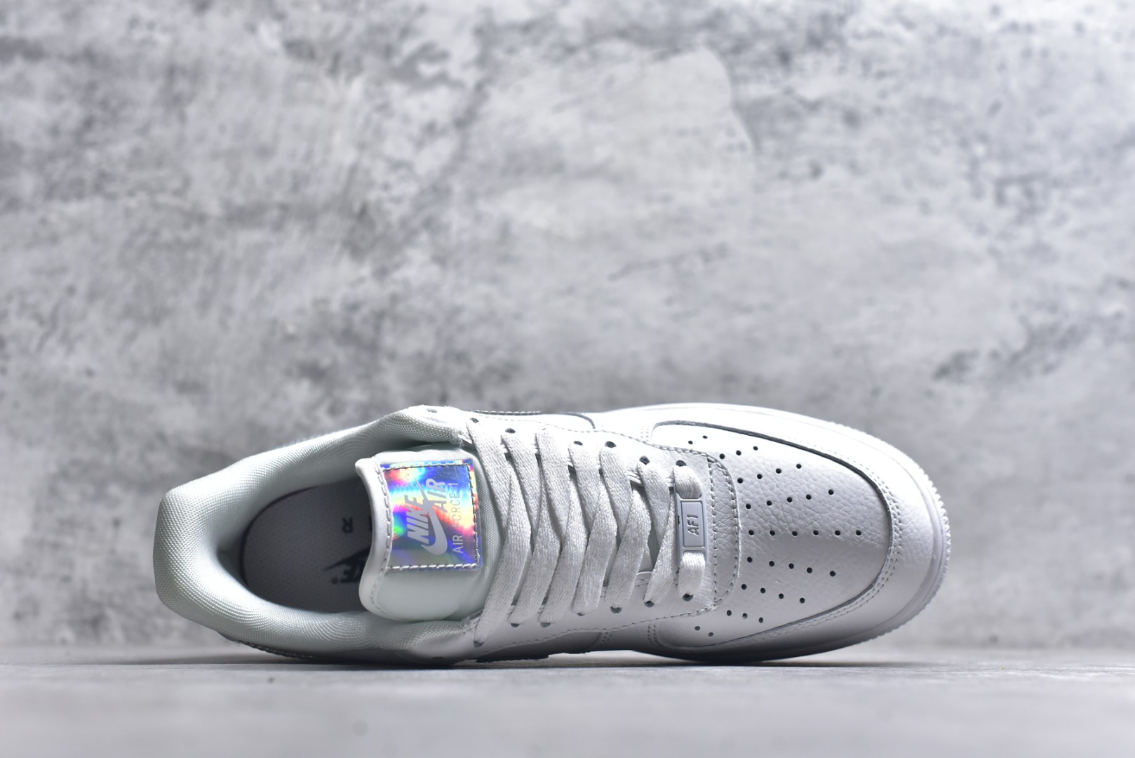 图片[4]-#Nike Air Force 1 Low 原厂冲刀皮料切割干净无任何毛边清洁度细节完美 做工细节全方位比对 原楦原纸板打造纯正空军专注外贸渠道全掌内置蜂窝气垫原盒配件原厂中底钢印拉帮完美 货号：CJ1646-100 尺码：36 36.5 37.5 38 38.5 39 40 40.5 41 42 42.5 43 44 44.5 45-选品中心