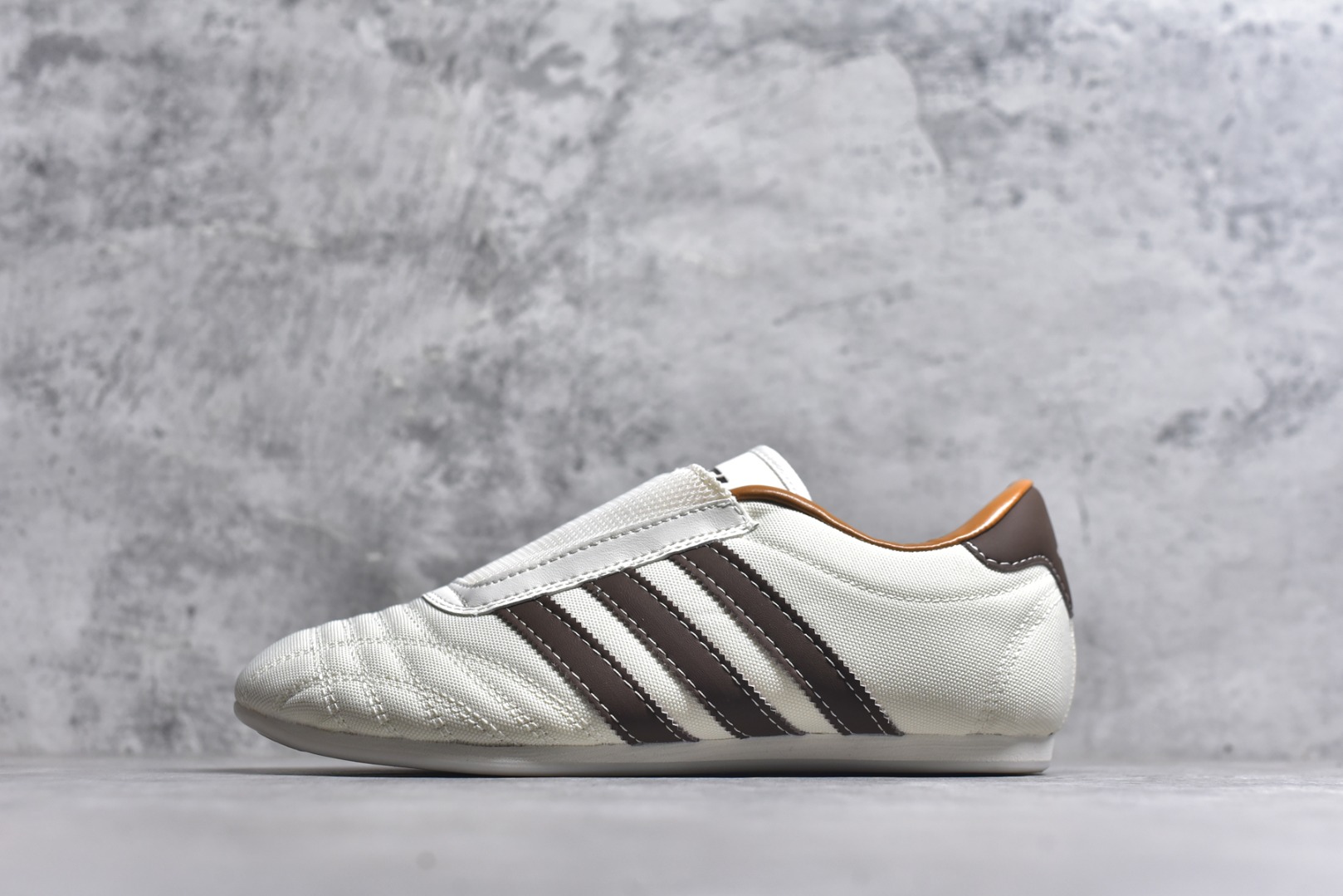 #AD Originals Taekwondo 时尚百搭防滑低帮训练鞋 尺码：36 36.5 37 38 38.5 39 40 40.5 41 42 42.5 43 44 44.5 45-选品中心