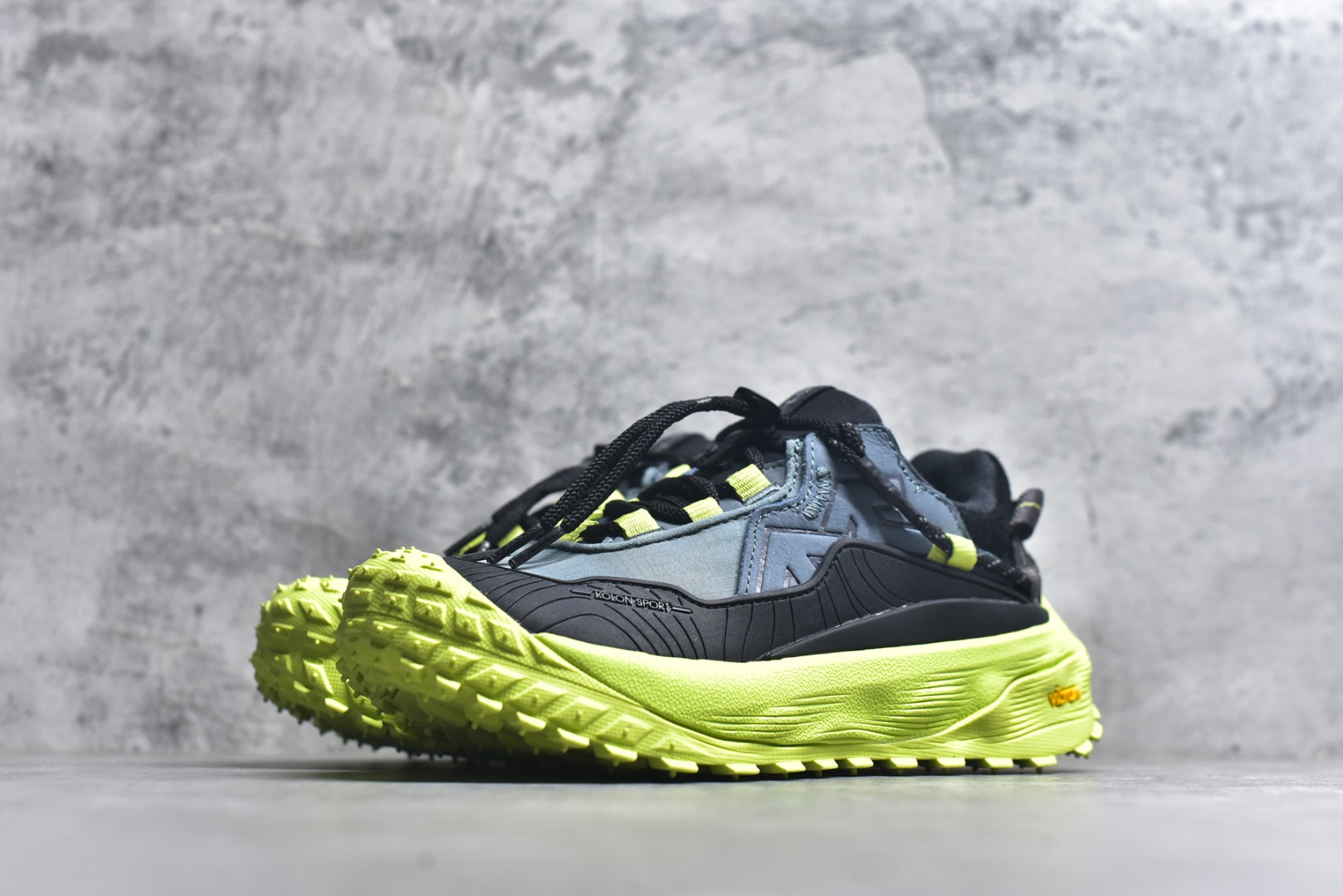 图片[2]-#可隆KOLON LITCAMP GTX 防水支撑轻便回弹 低帮徒步鞋 广东纯原大厂出品 纯原版本 脚感软到像踩云朵☁️—鞋面柔软贴合脚型 走石子路也不硌脚 防滑V黄金大底纹路深似锯齿，泥地、陡坡都稳稳拿捏 下雨天也不怕打滑 黑色耐脏又百搭 日常穿去上班是低调质感 进山徒步是可靠装备，从城市到山野，一双鞋承包所有 “出走计划” 货号： LUFG5A153722 尺码：36.5 37 38 38.5 39 40 40.5 41 42 42.5 43 44 45 46-选品中心