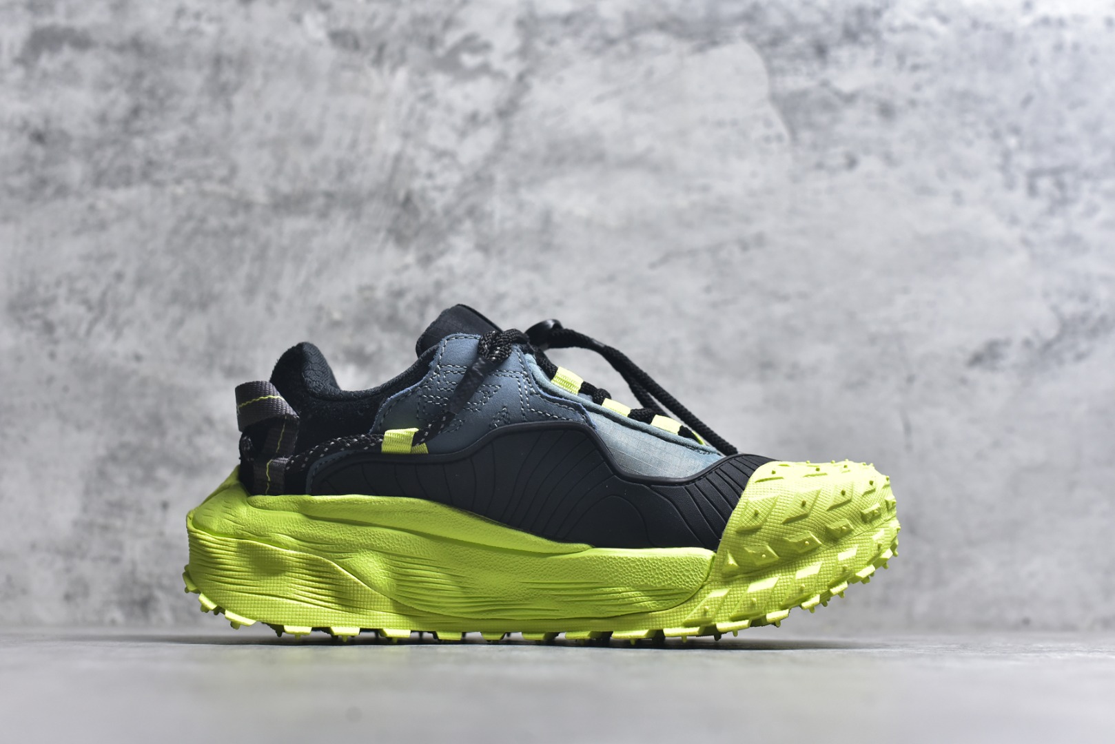 图片[3]-#可隆KOLON LITCAMP GTX 防水支撑轻便回弹 低帮徒步鞋 广东纯原大厂出品 纯原版本 脚感软到像踩云朵☁️—鞋面柔软贴合脚型 走石子路也不硌脚 防滑V黄金大底纹路深似锯齿，泥地、陡坡都稳稳拿捏 下雨天也不怕打滑 黑色耐脏又百搭 日常穿去上班是低调质感 进山徒步是可靠装备，从城市到山野，一双鞋承包所有 “出走计划” 货号： LUFG5A153722 尺码：36.5 37 38 38.5 39 40 40.5 41 42 42.5 43 44 45 46-选品中心