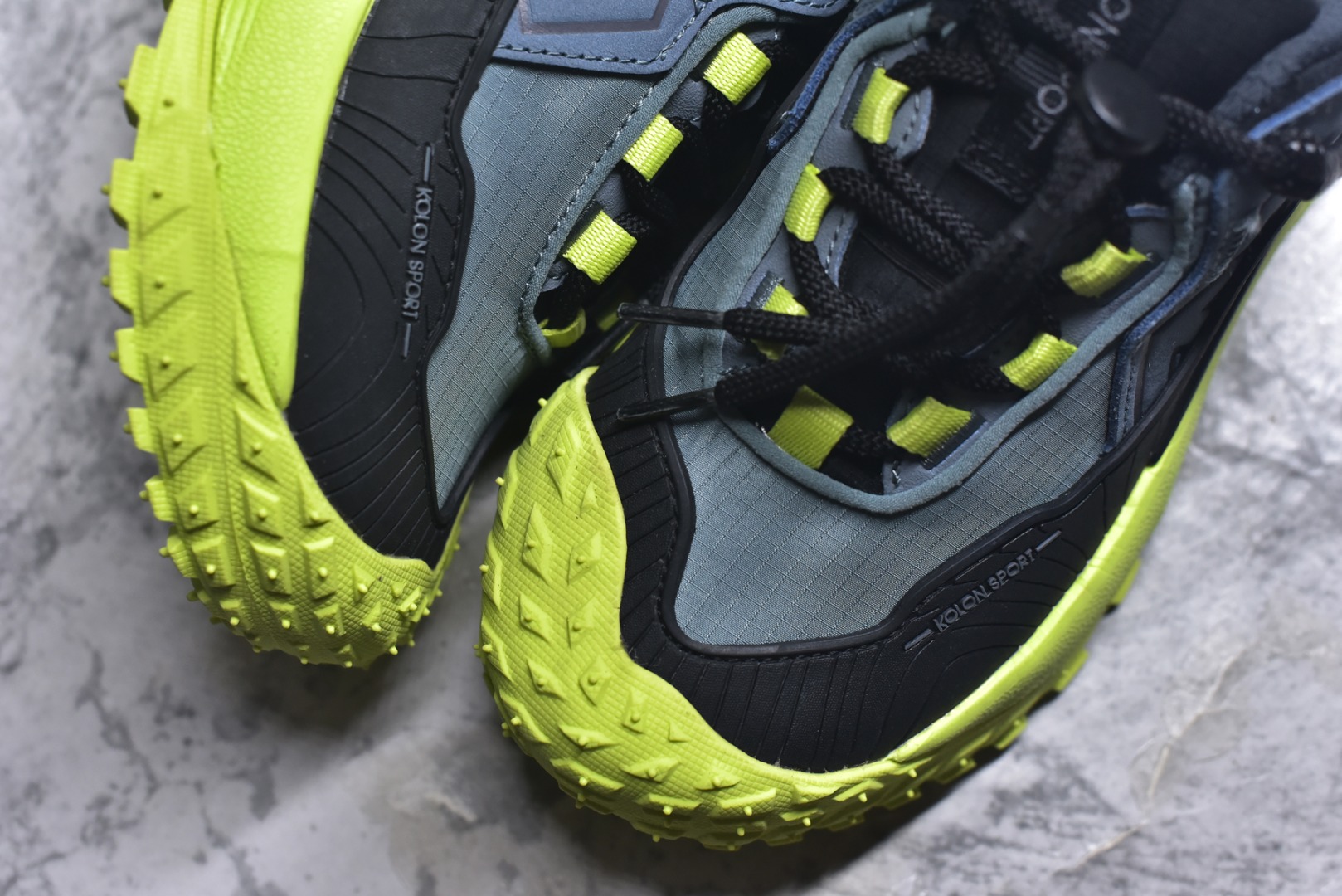 图片[8]-#可隆KOLON LITCAMP GTX 防水支撑轻便回弹 低帮徒步鞋 广东纯原大厂出品 纯原版本 脚感软到像踩云朵☁️—鞋面柔软贴合脚型 走石子路也不硌脚 防滑V黄金大底纹路深似锯齿，泥地、陡坡都稳稳拿捏 下雨天也不怕打滑 黑色耐脏又百搭 日常穿去上班是低调质感 进山徒步是可靠装备，从城市到山野，一双鞋承包所有 “出走计划” 货号： LUFG5A153722 尺码：36.5 37 38 38.5 39 40 40.5 41 42 42.5 43 44 45 46-选品中心