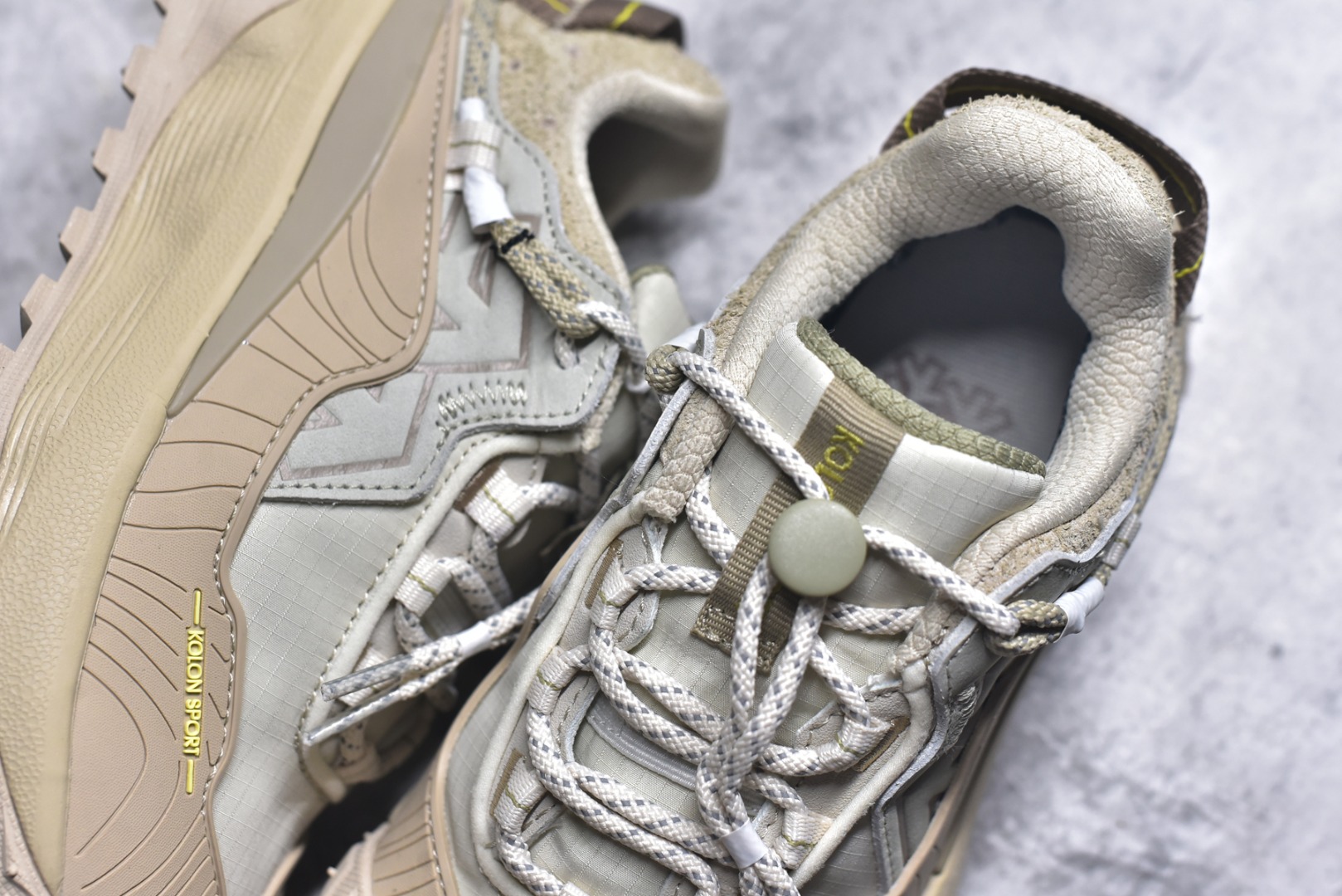 图片[9]-#可隆KOLON LITCAMP GTX 防水支撑轻便回弹 低帮徒步鞋 广东纯原大厂出品 纯原版本 脚感软到像踩云朵☁️—鞋面柔软贴合脚型 走石子路也不硌脚 防滑V黄金大底纹路深似锯齿，泥地、陡坡都稳稳拿捏 下雨天也不怕打滑 黑色耐脏又百搭 日常穿去上班是低调质感 进山徒步是可靠装备，从城市到山野，一双鞋承包所有 “出走计划” 货号： LUFG5A153722 尺码：36.5 37 38 38.5 39 40 40.5 41 42 42.5 43 44 45 46-选品中心