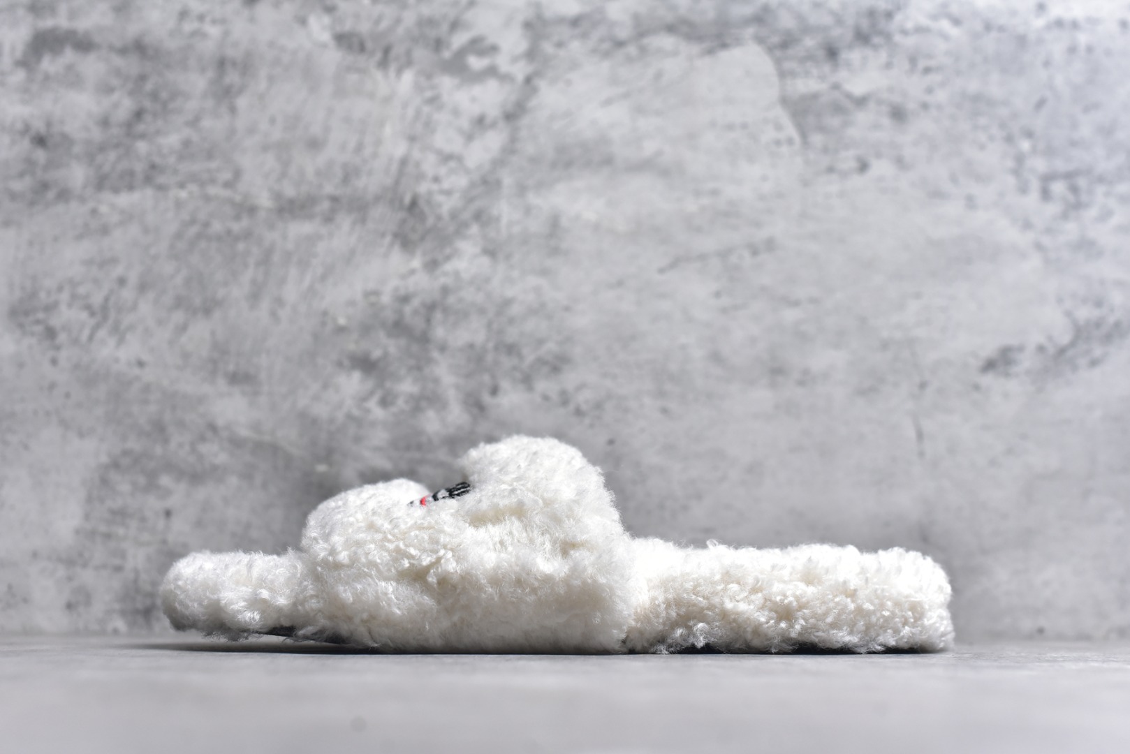 #Balenciaga 巴黎世家 2023顶级专柜 秋冬限定 巴黎世家羊毛毛拖拖鞋 巴黎时装周新款 小红书推荐 ➤ 原版开模 代购版本 ➤ 进口小羊毛 ➤ 原版字母拼色 ➤ 原版私膜发泡大底 ➤ 全套专柜包装 尺码：35 36 37 38 39 40 41 42 43 44 45-选品中心