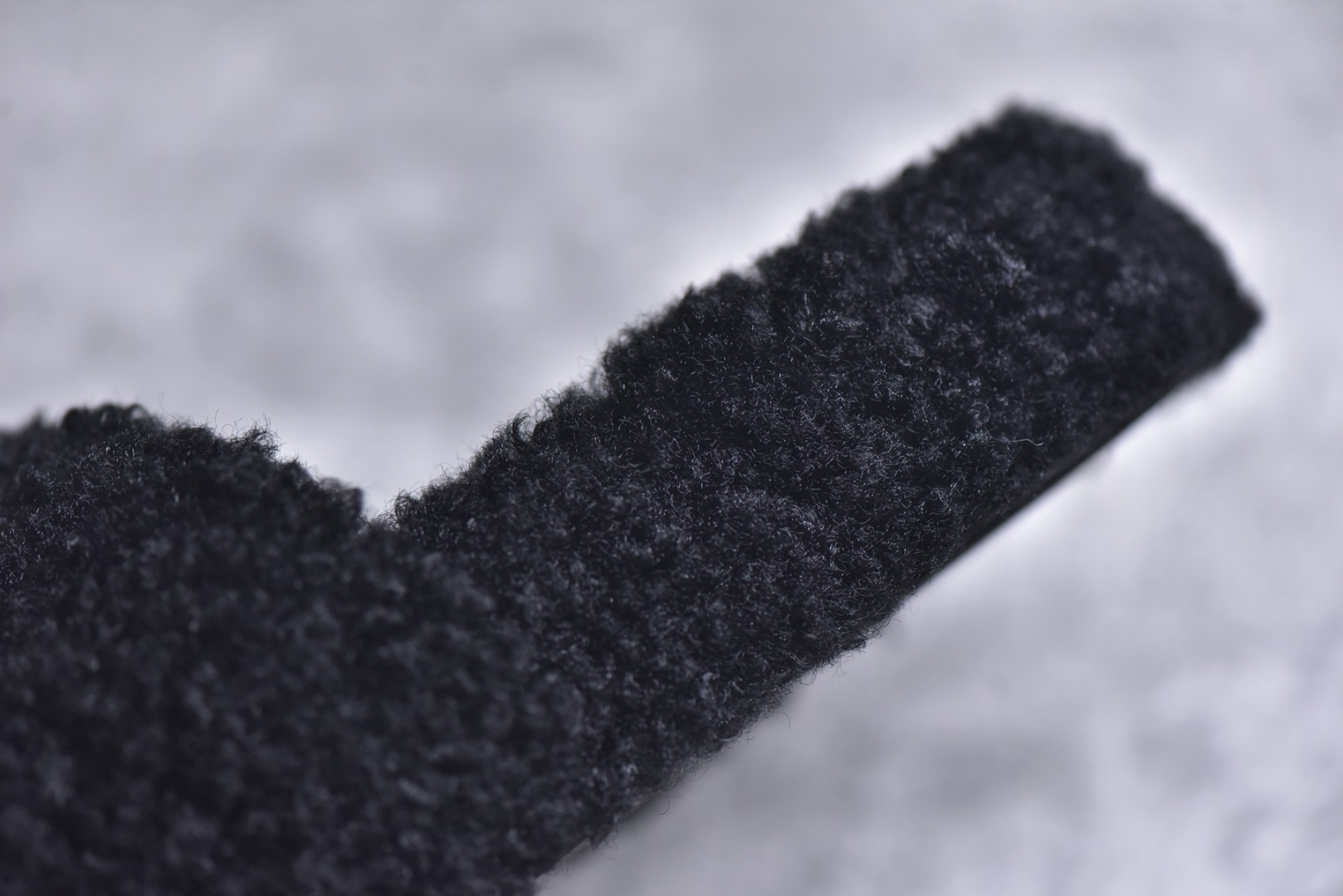 图片[4]-#Balenciaga 巴黎世家 2023顶级专柜 秋冬限定 巴黎世家羊毛毛拖拖鞋 巴黎时装周新款 小红书推荐 ➤ 原版开模 代购版本 ➤ 进口小羊毛 ➤ 原版字母拼色 ➤ 原版私膜发泡大底 ➤ 全套专柜包装 尺码：35 36 37 38 39 40 41 42 43 44 45-选品中心