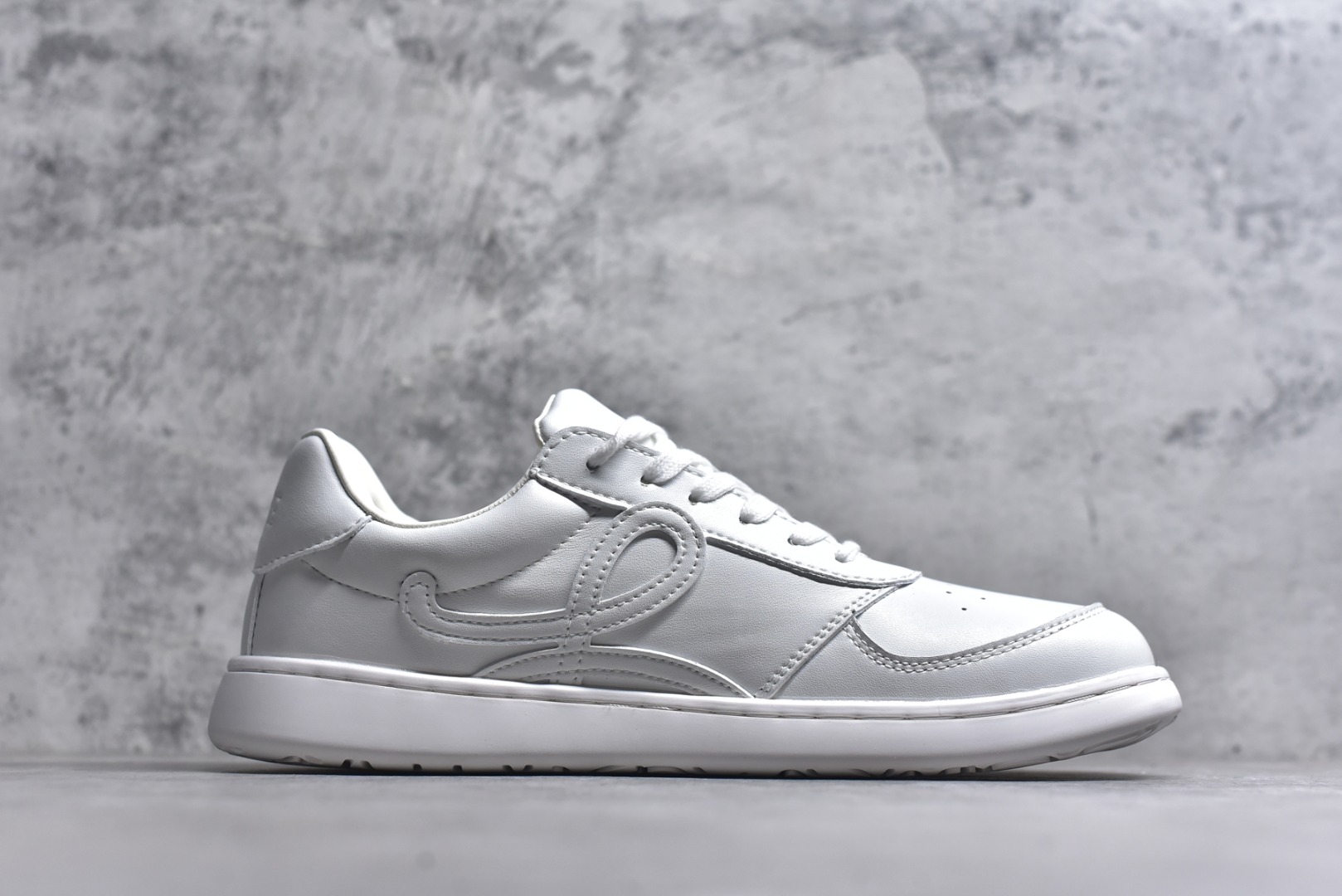 图片[3]-#罗意威LOEWE Ballet Runner 皮革 简约圆头小白鞋 系带 低帮板鞋 运动休闲鞋 尺码：35 36 37 38 39 40 41 42 43 44 45-选品中心