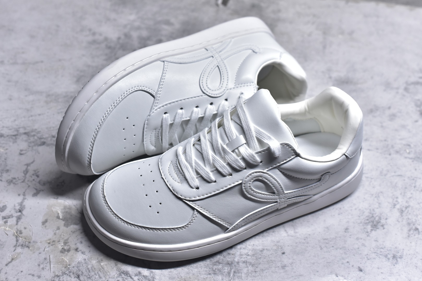 图片[7]-#罗意威LOEWE Ballet Runner 皮革 简约圆头小白鞋 系带 低帮板鞋 运动休闲鞋 尺码：35 36 37 38 39 40 41 42 43 44 45-选品中心