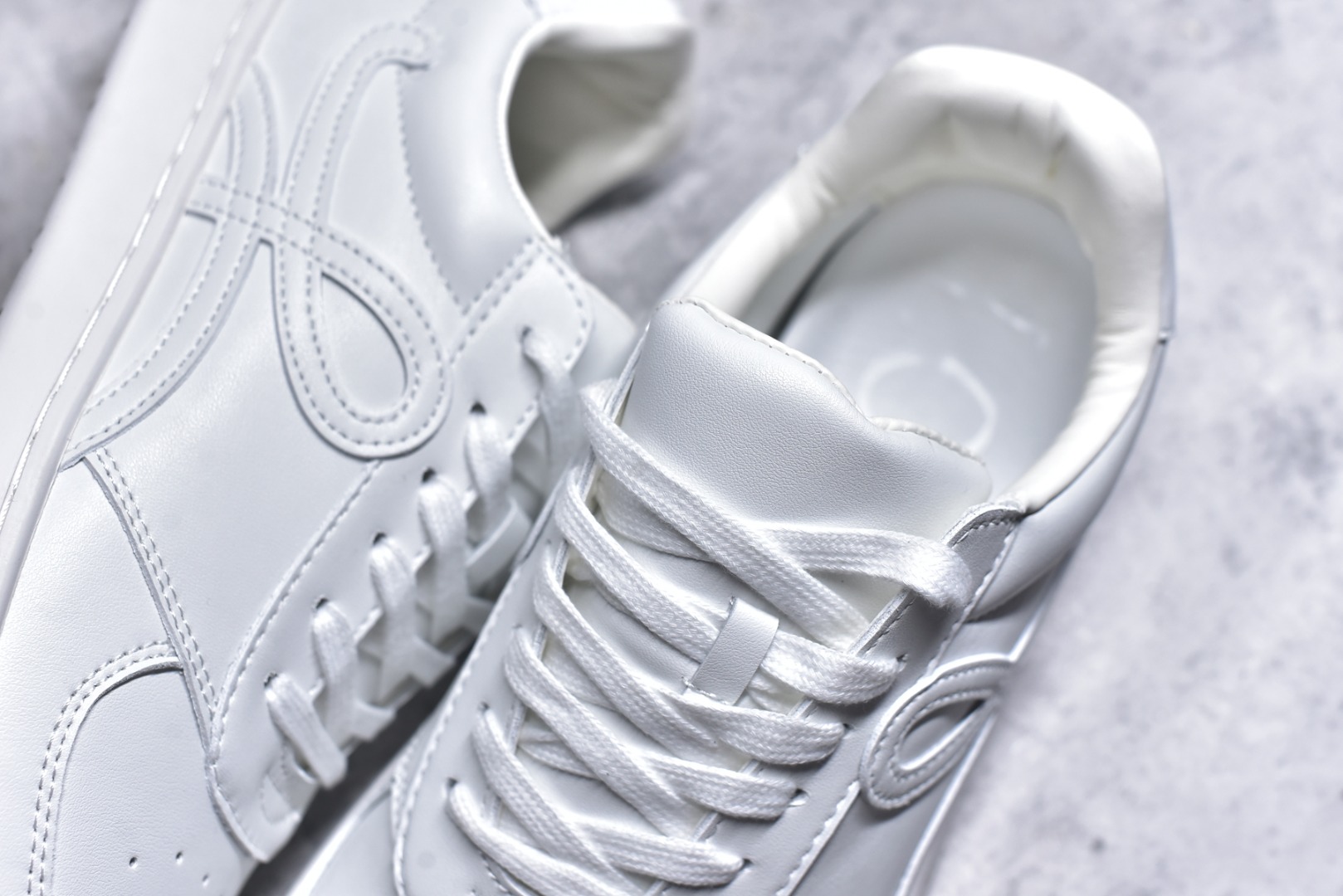 图片[9]-#罗意威LOEWE Ballet Runner 皮革 简约圆头小白鞋 系带 低帮板鞋 运动休闲鞋 尺码：35 36 37 38 39 40 41 42 43 44 45-选品中心