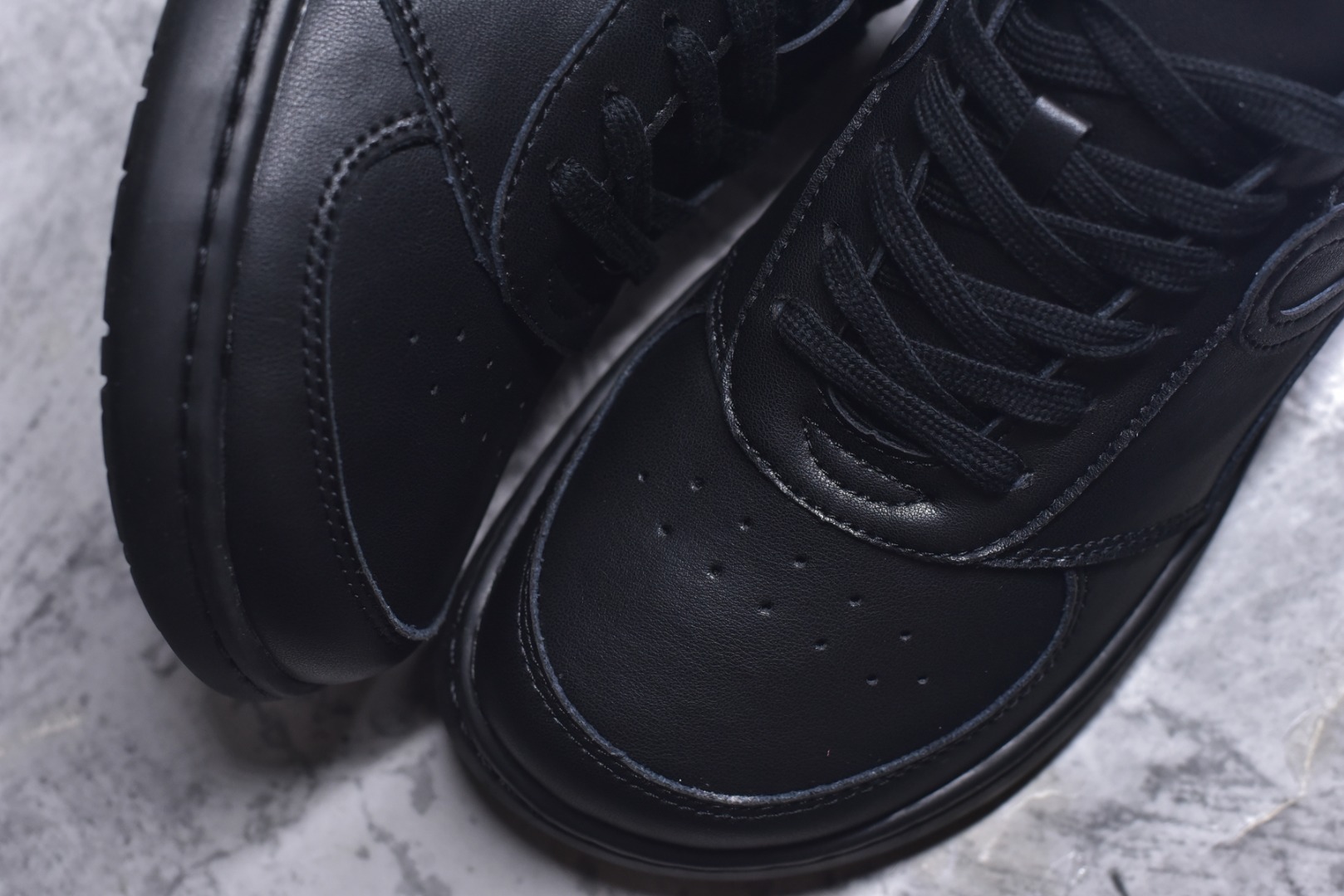 图片[8]-#罗意威LOEWE Ballet Runner 皮革 简约圆头小黑鞋 系带 低帮板鞋 运动休闲鞋 尺码：35 36 37 38 39 40 41 42 43 44 45-选品中心