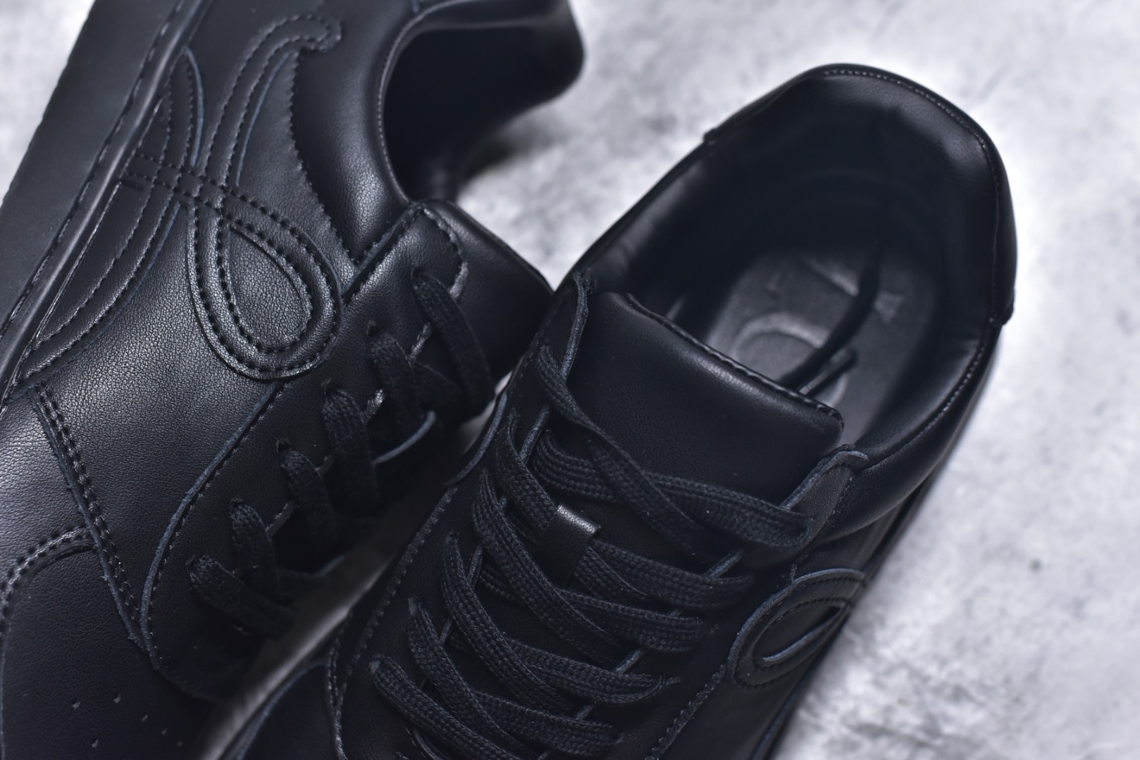 图片[9]-#罗意威LOEWE Ballet Runner 皮革 简约圆头小黑鞋 系带 低帮板鞋 运动休闲鞋 尺码：35 36 37 38 39 40 41 42 43 44 45-选品中心