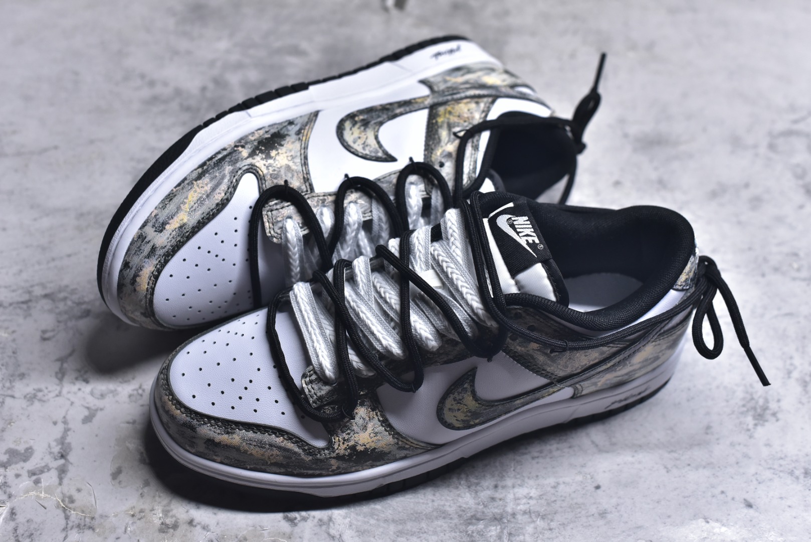 图片[7]-#NIKE DUNK LOW RETRO 绑带联名款 低帮休闲运动板鞋原装头层材料 用料绝不含糊 独家版型蒸餾加工帶來的是更好的视觉和脚感体验 清洁度 电绣工艺 皮料切割干净无任何毛边 细节完美 货号：HF5441 100 尺码：40-46（半）-选品中心