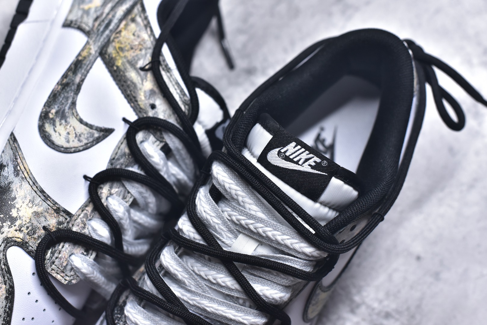 图片[9]-#NIKE DUNK LOW RETRO 绑带联名款 低帮休闲运动板鞋原装头层材料 用料绝不含糊 独家版型蒸餾加工帶來的是更好的视觉和脚感体验 清洁度 电绣工艺 皮料切割干净无任何毛边 细节完美 货号：HF5441 100 尺码：40-46（半）-选品中心