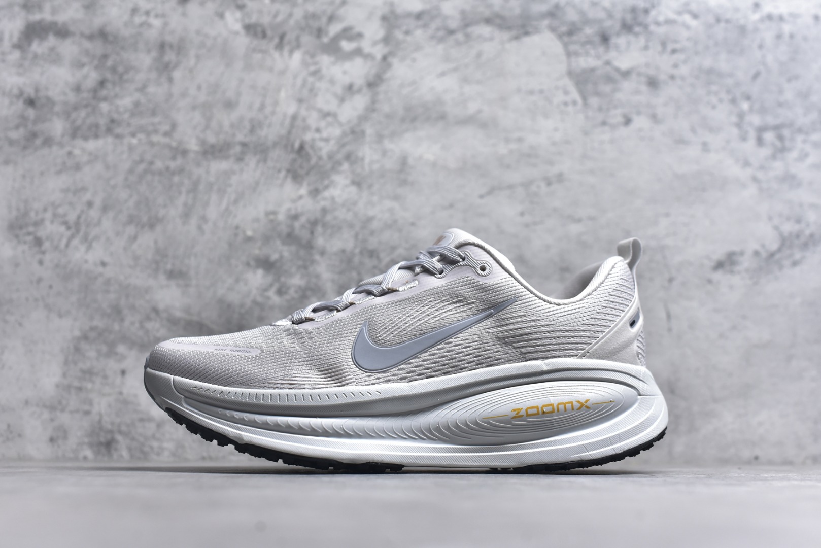 #ZOOM 登月 V18 灰色 HM6803-009 男鞋 尺码 39 40 40.5 41 42 42.5 43 44 44.5 45-选品中心