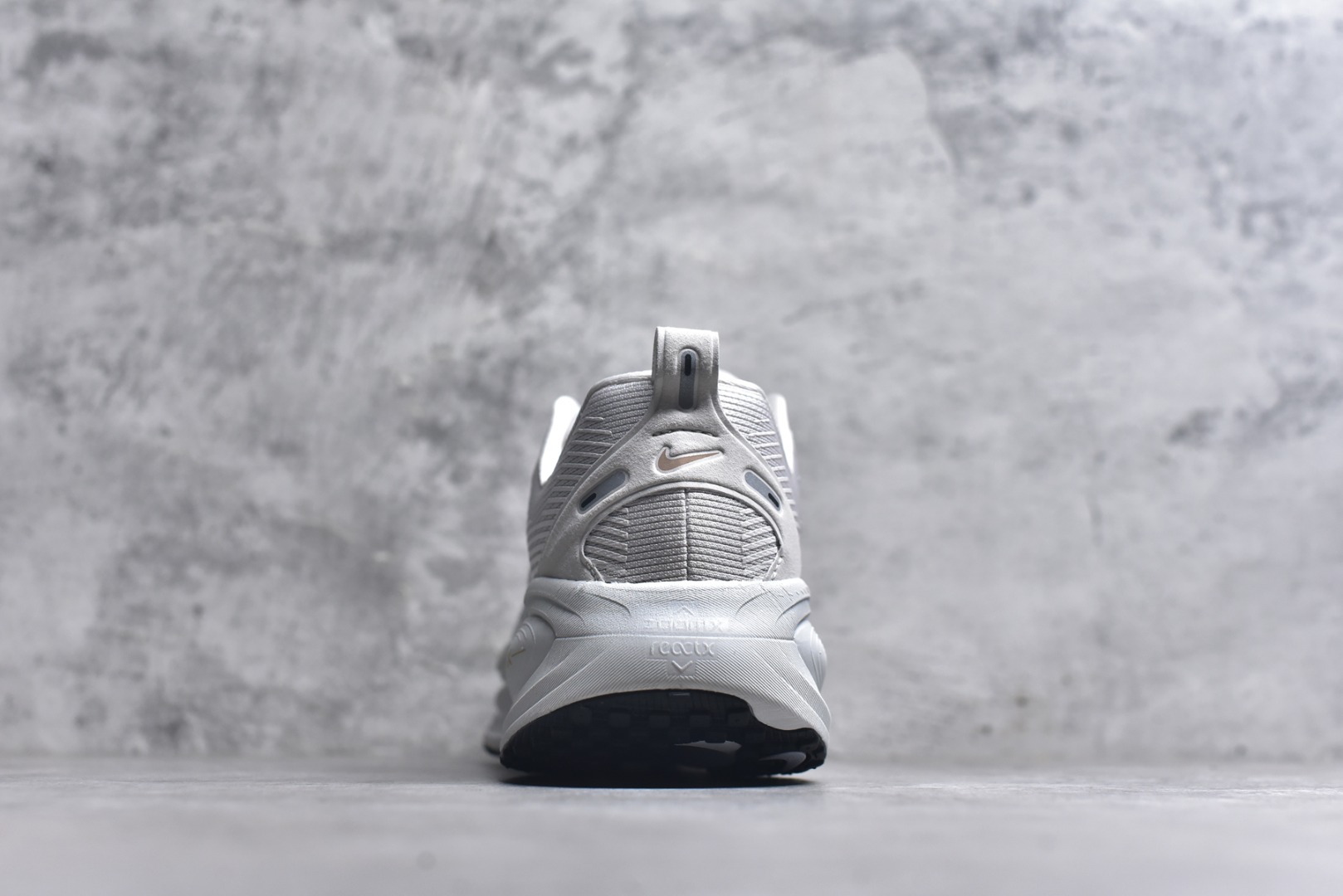 图片[5]-#ZOOM 登月 V18 灰色 HM6803-009 男鞋 尺码 39 40 40.5 41 42 42.5 43 44 44.5 45-选品中心