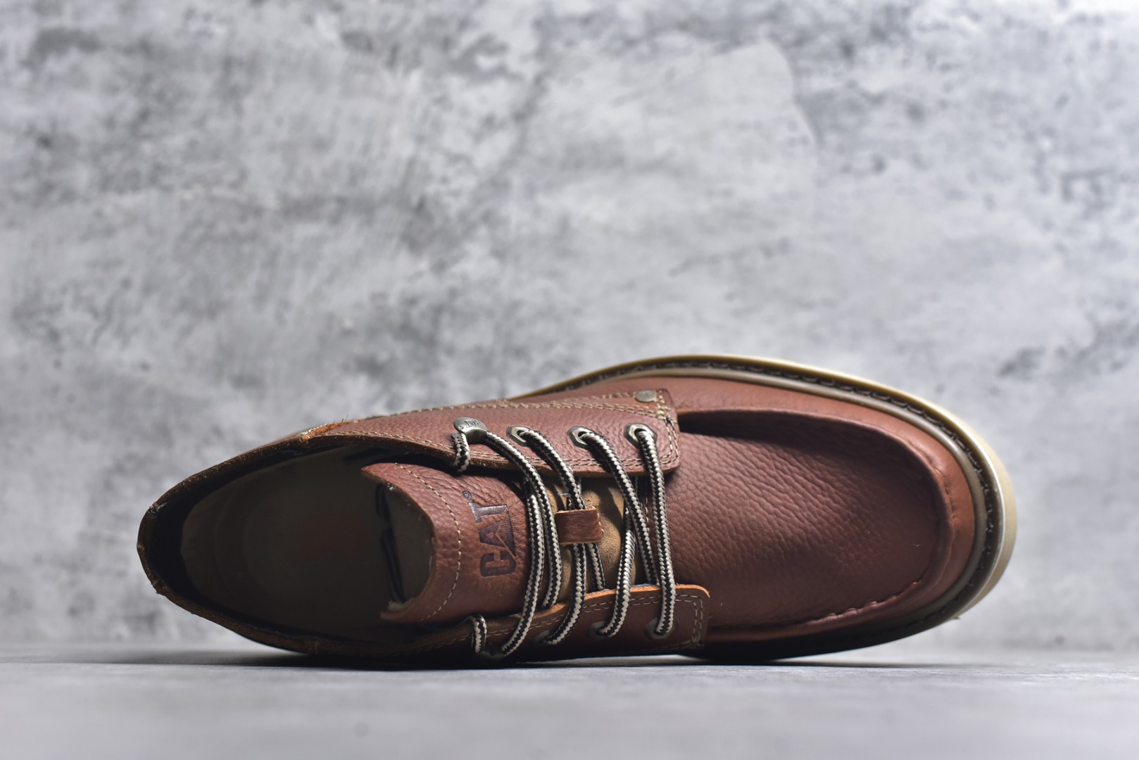 图片[4]-#2025ssCAT/卡特 硬汉推土机品牌 货号723603秋冬款 推土机二代户外工装靴天猫同款 原装渠道 重磅销量款来袭 纯正固特异工艺 专柜同步在售 同版型经典热销款 堪称正品复印机原盒防伪一应俱全 海淘平台渠道专供版本 固特异永不开胶 耐磨耐操 进口五金皮 原单皮料 进口橡胶大底 各处小细节可与正品对比 尺码：39-44（皮鞋码-选品中心