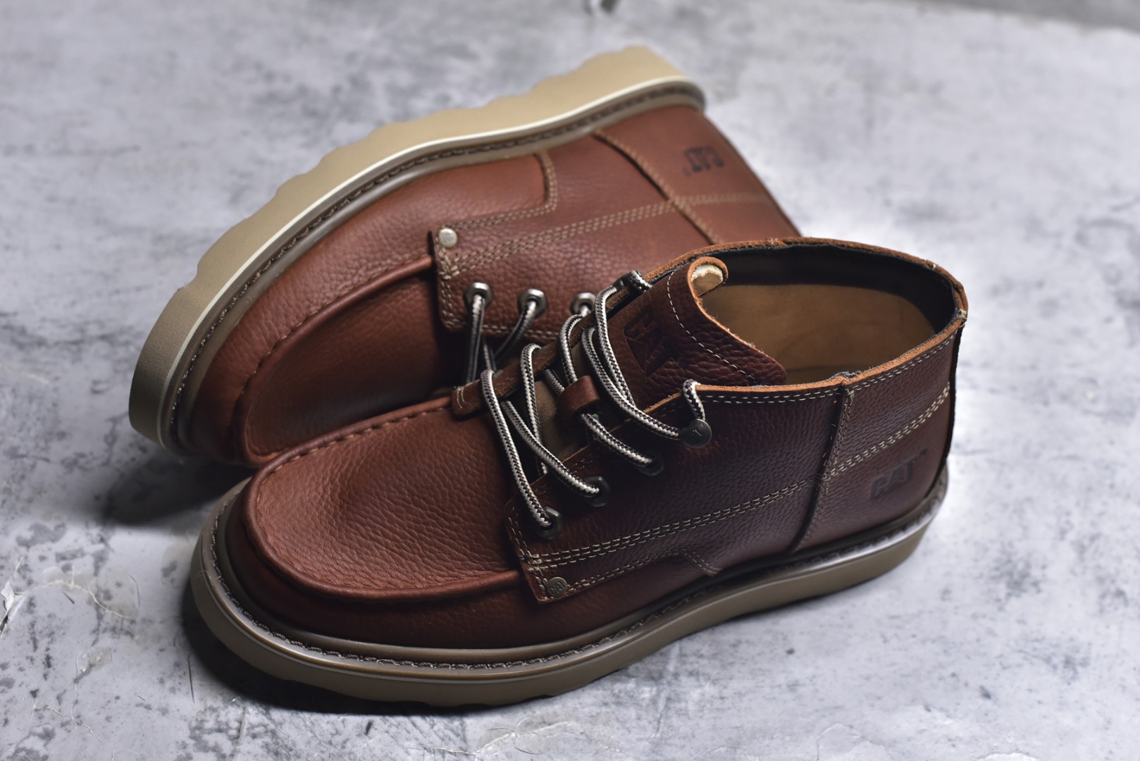 图片[7]-#2025ssCAT/卡特 硬汉推土机品牌 货号723603秋冬款 推土机二代户外工装靴天猫同款 原装渠道 重磅销量款来袭 纯正固特异工艺 专柜同步在售 同版型经典热销款 堪称正品复印机原盒防伪一应俱全 海淘平台渠道专供版本 固特异永不开胶 耐磨耐操 进口五金皮 原单皮料 进口橡胶大底 各处小细节可与正品对比 尺码：39-44（皮鞋码-选品中心