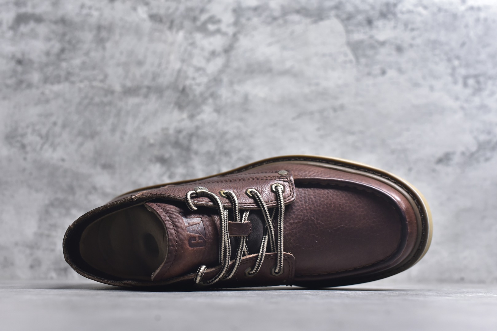 图片[4]-# 2025ssCAT/卡特 硬汉推土机品牌 货号723603秋冬款 推土机二代户外工装靴天猫同款 原装渠道 重磅销量款来袭 纯正固特异工艺 专柜同步在售 同版型经典热销款 堪称正品复印机原盒防伪一应俱全 海淘平台渠道专供版本 固特异永不开胶 耐磨耐操 进口五金皮 原单皮料 进口橡胶大底 各处小细节可与正品对比 尺码：39-44（皮鞋码）-选品中心