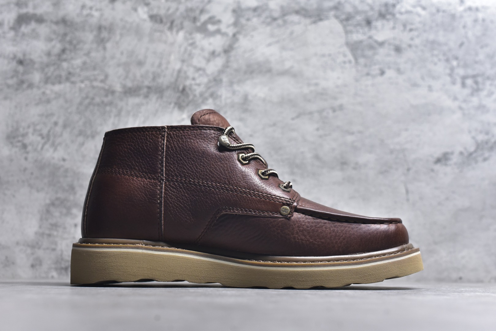 图片[3]-# 2025ssCAT/卡特 硬汉推土机品牌 货号723603秋冬款 推土机二代户外工装靴天猫同款 原装渠道 重磅销量款来袭 纯正固特异工艺 专柜同步在售 同版型经典热销款 堪称正品复印机原盒防伪一应俱全 海淘平台渠道专供版本 固特异永不开胶 耐磨耐操 进口五金皮 原单皮料 进口橡胶大底 各处小细节可与正品对比 尺码：39-44（皮鞋码）-选品中心