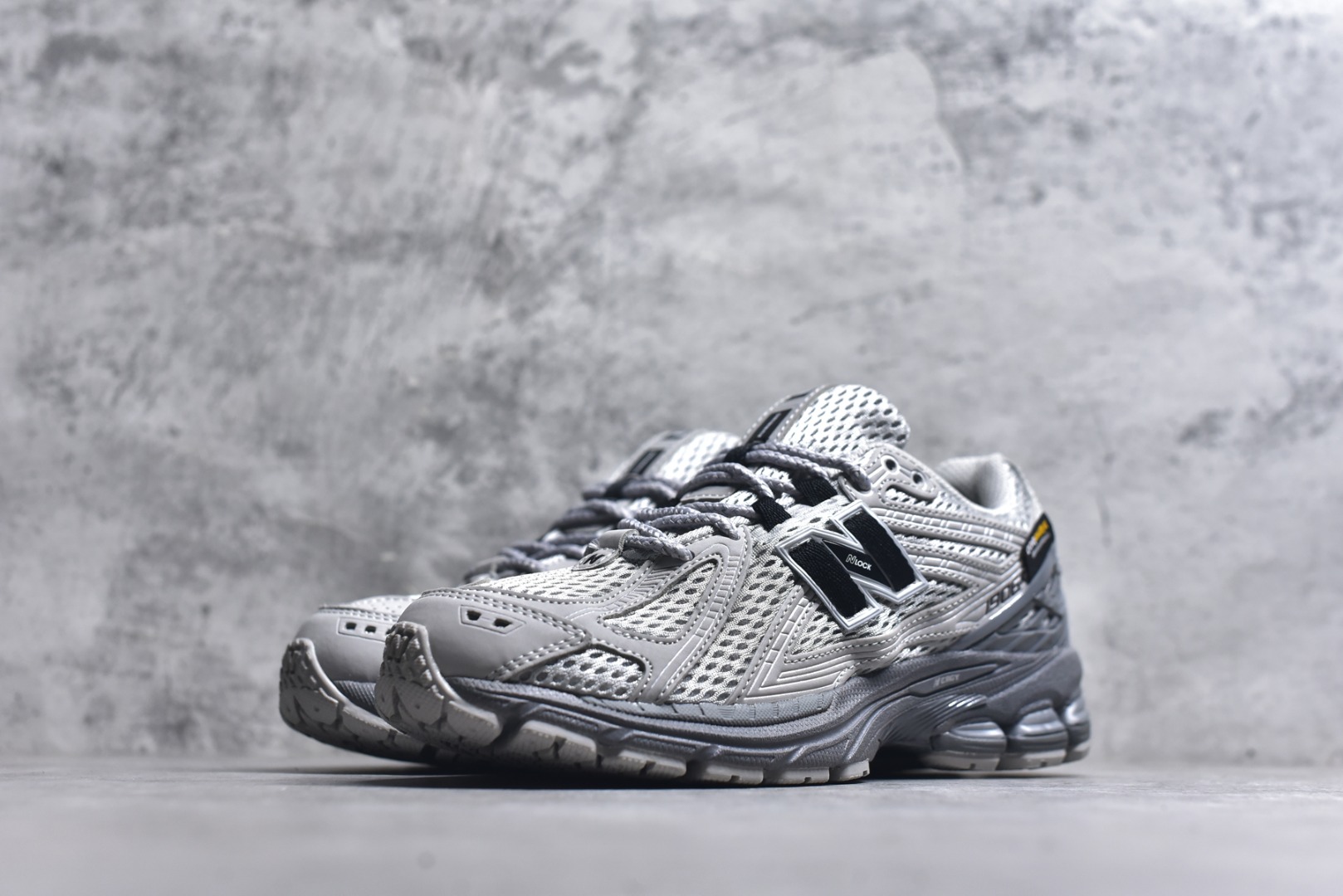 图片[2]-# New Balance 1906系列复古老爹风休闲运动慢跑鞋 U1906ROA #采用轻质牛剖革拼接透气网眼衬垫织物鞋面材质 T-Beam大底提供足步弓支撑，保持步态稳定 后跟搭载外露缓震胶 尺码：36 37 37.5 38 38.5 39 40 40.5 41 42 42.5 43 44 44.5 45-选品中心