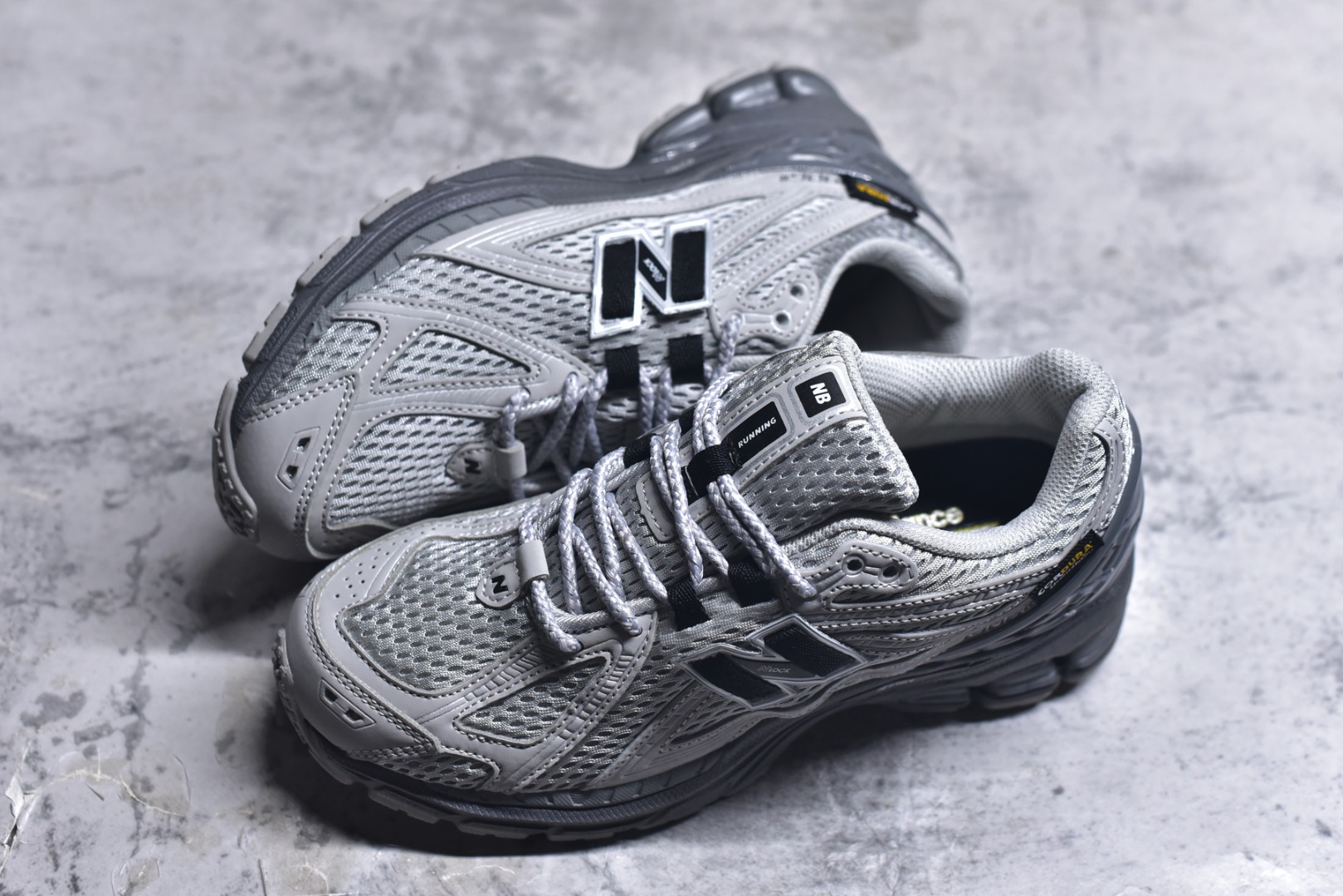 图片[7]-# New Balance 1906系列复古老爹风休闲运动慢跑鞋 U1906ROA #采用轻质牛剖革拼接透气网眼衬垫织物鞋面材质 T-Beam大底提供足步弓支撑，保持步态稳定 后跟搭载外露缓震胶 尺码：36 37 37.5 38 38.5 39 40 40.5 41 42 42.5 43 44 44.5 45-选品中心