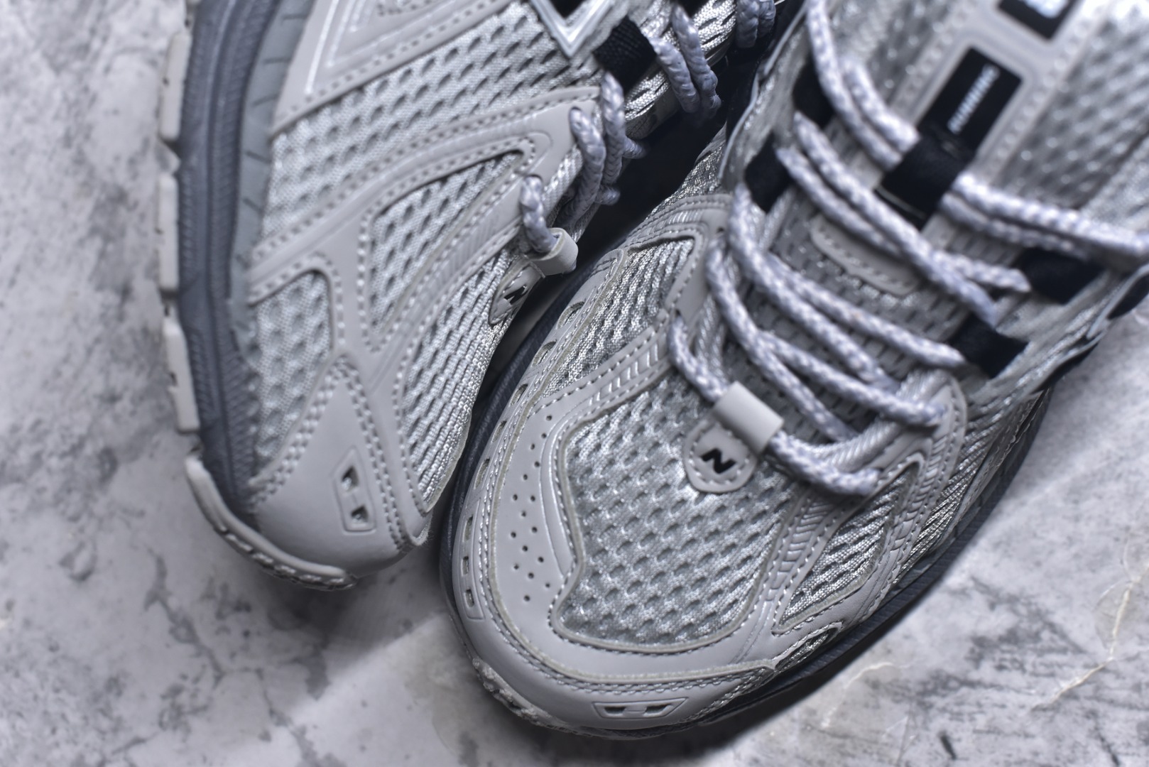 图片[8]-# New Balance 1906系列复古老爹风休闲运动慢跑鞋 U1906ROA #采用轻质牛剖革拼接透气网眼衬垫织物鞋面材质 T-Beam大底提供足步弓支撑，保持步态稳定 后跟搭载外露缓震胶 尺码：36 37 37.5 38 38.5 39 40 40.5 41 42 42.5 43 44 44.5 45-选品中心