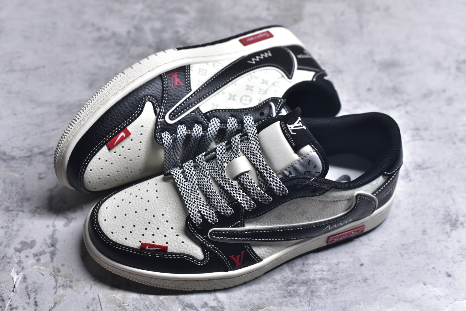 图片[7]-#海外爆款限量发售！Travis Scott x Fragment Design x Jordan Air Jordan 1 Low OG SP “LV联名——双拼黑荔纹” 多方联名合作融合了Travi翻毛蓝勾s Scott 独特的音乐风格，藤原浩个性的设计风格以及Jordan品牌的经典元素 使其成为一双具有独特身份和价值的鞋子 清新而立体的外观加上联名标识更突出了其独特身份 这种配色方案显示出活力和时尚感 在视觉上引人注目 鞋身的质感和细腻的细节处理使其显得高端而格调十足 这款“倒钩”联名是设计与创意完美结合 融合多方的个性风格是一款备受瞩目的潮流鞋款 低帮休闲板鞋 定制鞋盒 大厂纯原品质出货 超高清洁度 皮料切割干净无任何毛边 细节完美 货号：CX5050-Y31 尺码：36 36.5 37.5 38 38.5 39 40 40.5 41 42 42.5 43 44 44.5 45-选品中心