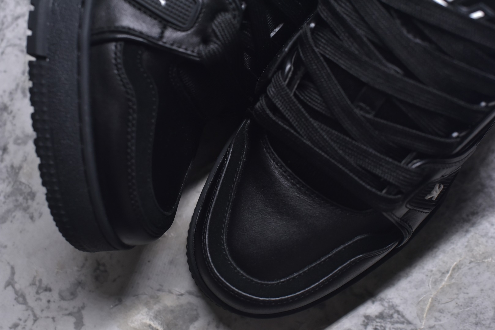 图片[8]-#AM-甄选 碾压市场7××版本 独家𝑻𝒓𝒂𝒊𝒏𝒆𝒓 现货入库💪🏻 救市品质 走量拉新神器 独家高定版最强平替 价格优势碾压市场 救市批次 高端零售 外贸专供 原版购入开发 正确空胶工艺 ZP级全套包装 完美楦型 正确卡色 大底TPU 质感媲美原版 细节与原版一致 注意区分市面通货 比肩高定 尺码：39-46-选品中心