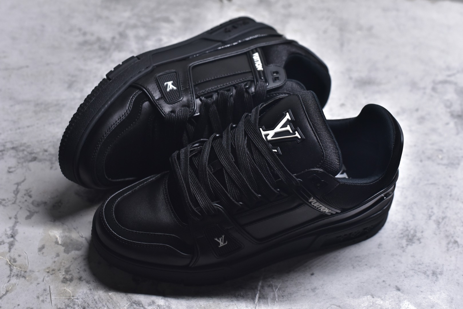 图片[7]-#AM-甄选 碾压市场7××版本 独家𝑻𝒓𝒂𝒊𝒏𝒆𝒓 现货入库💪🏻 救市品质 走量拉新神器 独家高定版最强平替 价格优势碾压市场 救市批次 高端零售 外贸专供 原版购入开发 正确空胶工艺 ZP级全套包装 完美楦型 正确卡色 大底TPU 质感媲美原版 细节与原版一致 注意区分市面通货 比肩高定 尺码：39-46-选品中心