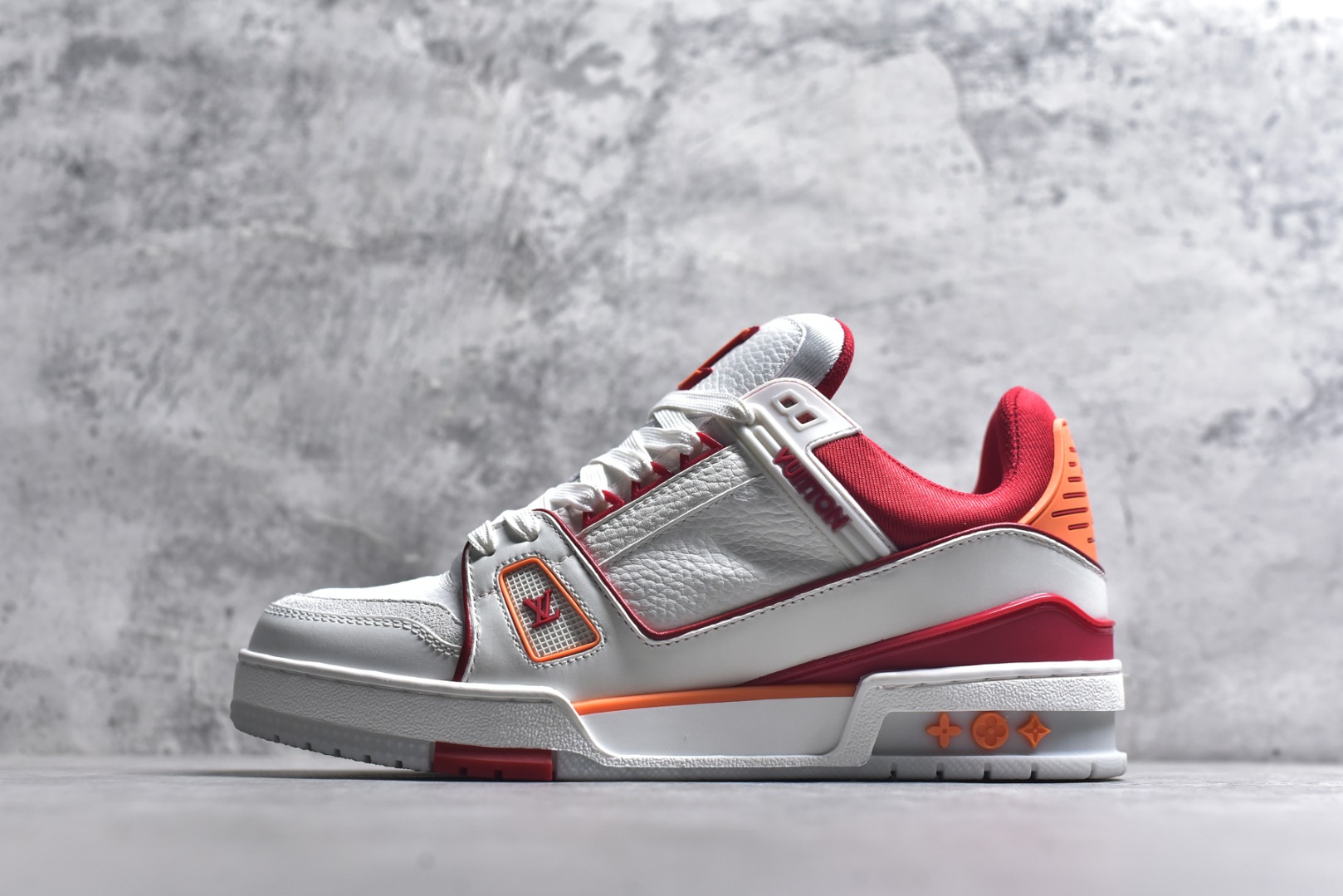 #AM-甄选 碾压市场7××版本 独家𝑻𝒓𝒂𝒊𝒏𝒆𝒓 现货入库💪🏻 救市品质 走量拉新神器 独家高定版最强平替 价格优势碾压市场 救市批次 高端零售 外贸专供 原版购入开发 正确空胶工艺 ZP级全套包装 完美楦型 正确卡色 大底TPU 质感媲美原版 细节与原版一致 注意区分市面通货 比肩高定 尺码：39-46-选品中心