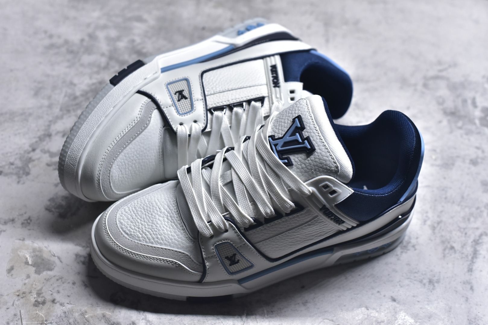 图片[7]-#AM-甄选 碾压市场7××版本 独家𝑻𝒓𝒂𝒊𝒏𝒆𝒓 现货入库💪🏻 救市品质 走量拉新神器 独家高定版最强平替 价格优势碾压市场 救市批次 高端零售 外贸专供 原版购入开发 正确空胶工艺 ZP级全套包装 完美楦型 正确卡色 大底TPU 质感媲美原版 细节与原版一致 注意区分市面通货 比肩高定 尺码：39-46-选品中心