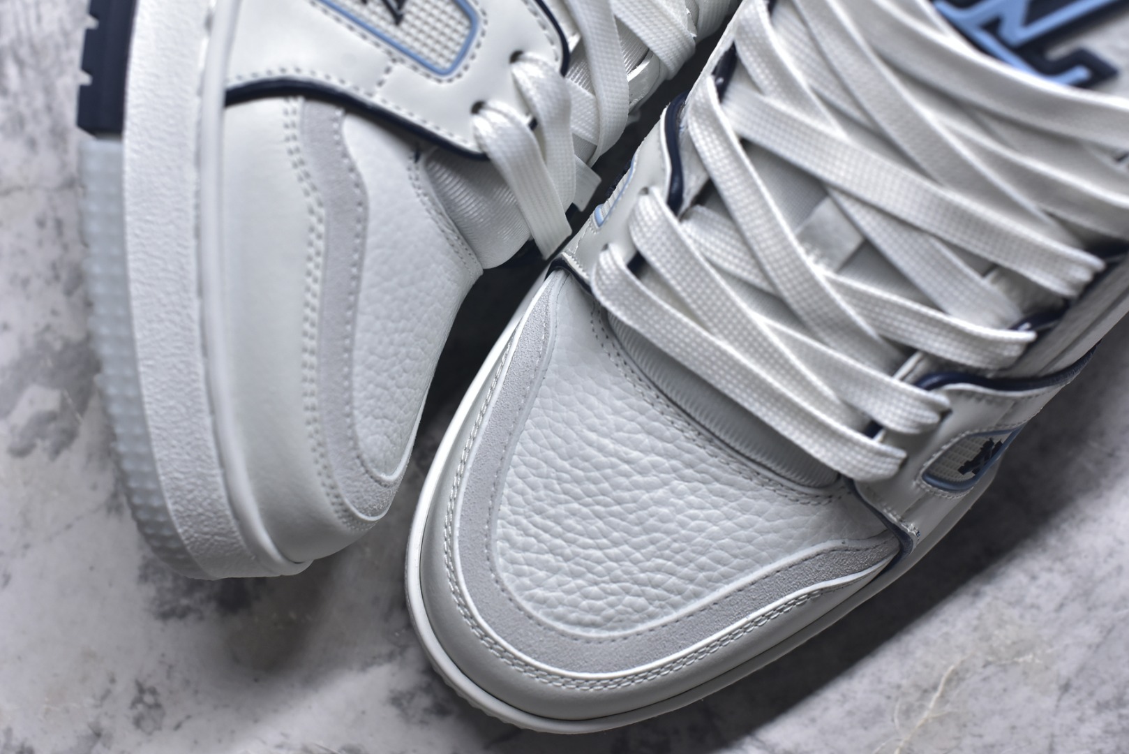 图片[8]-#AM-甄选 碾压市场7××版本 独家𝑻𝒓𝒂𝒊𝒏𝒆𝒓 现货入库💪🏻 救市品质 走量拉新神器 独家高定版最强平替 价格优势碾压市场 救市批次 高端零售 外贸专供 原版购入开发 正确空胶工艺 ZP级全套包装 完美楦型 正确卡色 大底TPU 质感媲美原版 细节与原版一致 注意区分市面通货 比肩高定 尺码：39-46-选品中心