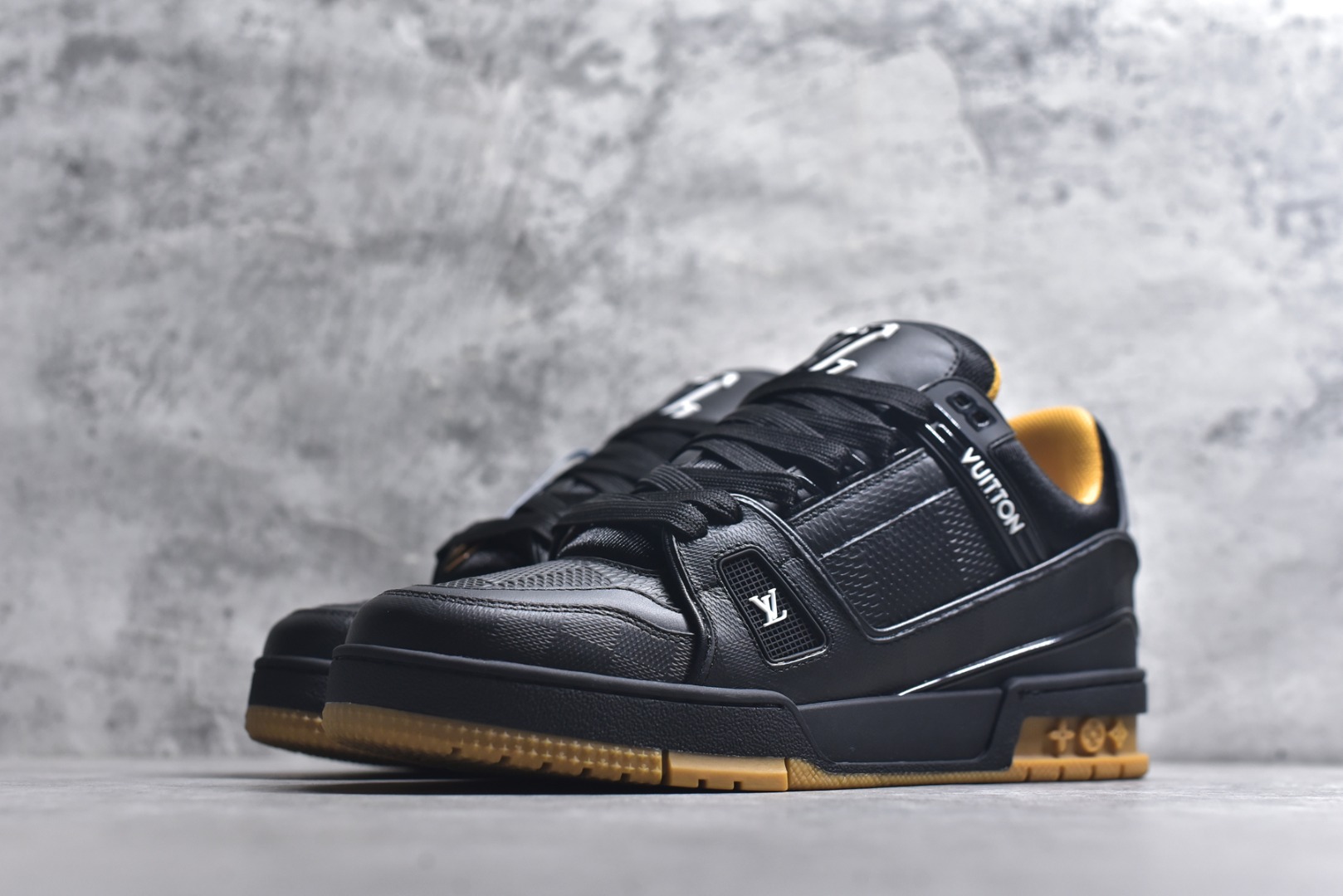 图片[2]-#AM-甄选 碾压市场7××版本 独家𝑻𝒓𝒂𝒊𝒏𝒆𝒓 现货入库💪🏻 救市品质 走量拉新神器 独家高定版最强平替 价格优势碾压市场 救市批次 高端零售 外贸专供 原版购入开发 正确空胶工艺 ZP级全套包装 完美楦型 正确卡色 大底TPU 质感媲美原版 细节与原版一致 注意区分市面通货 比肩高定 尺码：39-46-选品中心