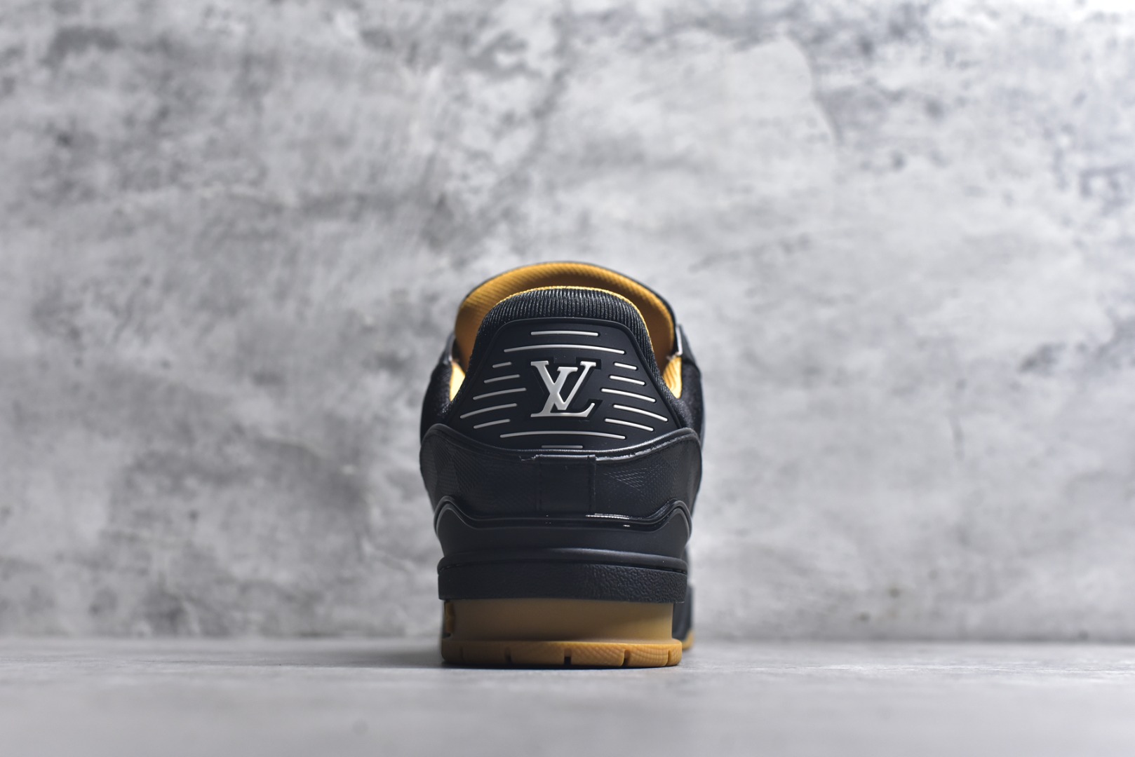 图片[5]-#AM-甄选 碾压市场7××版本 独家𝑻𝒓𝒂𝒊𝒏𝒆𝒓 现货入库💪🏻 救市品质 走量拉新神器 独家高定版最强平替 价格优势碾压市场 救市批次 高端零售 外贸专供 原版购入开发 正确空胶工艺 ZP级全套包装 完美楦型 正确卡色 大底TPU 质感媲美原版 细节与原版一致 注意区分市面通货 比肩高定 尺码：39-46-选品中心