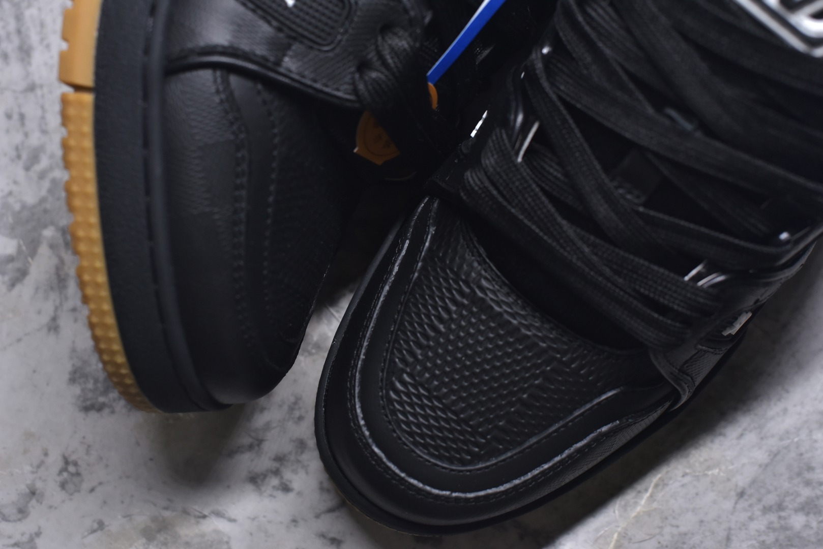 图片[8]-#AM-甄选 碾压市场7××版本 独家𝑻𝒓𝒂𝒊𝒏𝒆𝒓 现货入库💪🏻 救市品质 走量拉新神器 独家高定版最强平替 价格优势碾压市场 救市批次 高端零售 外贸专供 原版购入开发 正确空胶工艺 ZP级全套包装 完美楦型 正确卡色 大底TPU 质感媲美原版 细节与原版一致 注意区分市面通货 比肩高定 尺码：39-46-选品中心