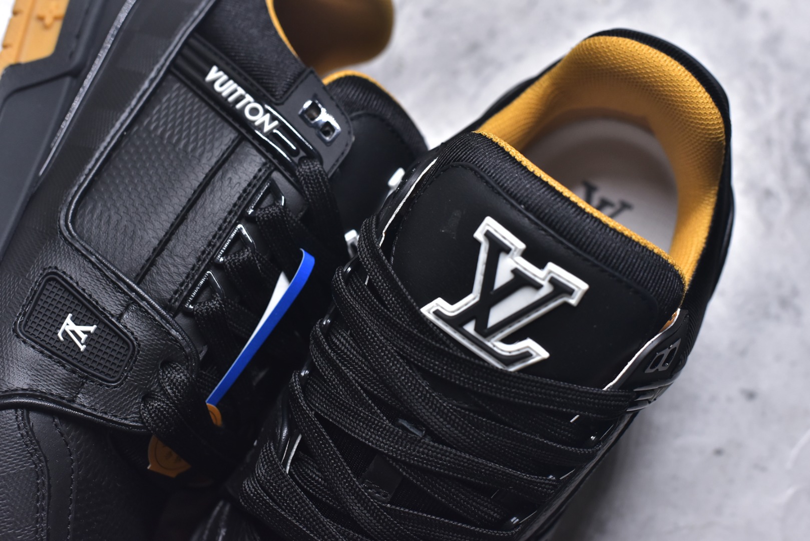 图片[9]-#AM-甄选 碾压市场7××版本 独家𝑻𝒓𝒂𝒊𝒏𝒆𝒓 现货入库💪🏻 救市品质 走量拉新神器 独家高定版最强平替 价格优势碾压市场 救市批次 高端零售 外贸专供 原版购入开发 正确空胶工艺 ZP级全套包装 完美楦型 正确卡色 大底TPU 质感媲美原版 细节与原版一致 注意区分市面通货 比肩高定 尺码：39-46-选品中心