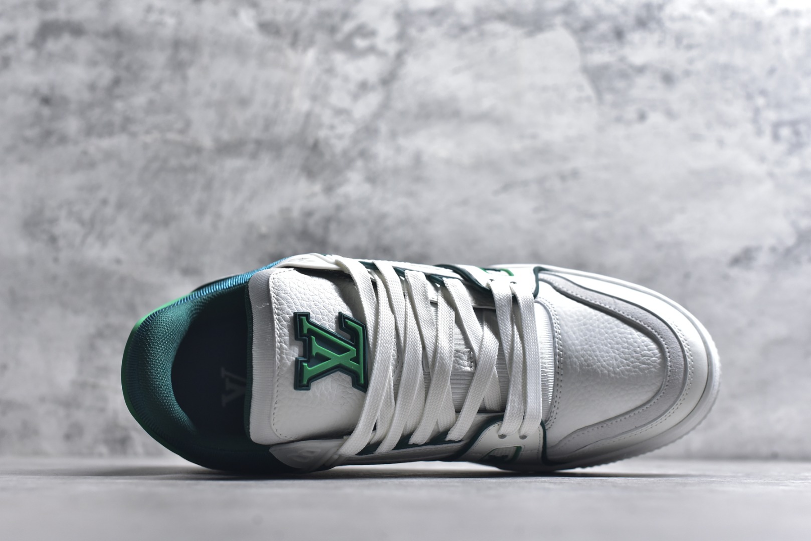 图片[4]-#AM-甄选 碾压市场7××版本 独家𝑻𝒓𝒂𝒊𝒏𝒆𝒓 现货入库💪🏻 救市品质 走量拉新神器 独家高定版最强平替 价格优势碾压市场 救市批次 高端零售 外贸专供 原版购入开发 正确空胶工艺 ZP级全套包装 完美楦型 正确卡色 大底TPU 质感媲美原版 细节与原版一致 注意区分市面通货 比肩高定 尺码：39-46-选品中心