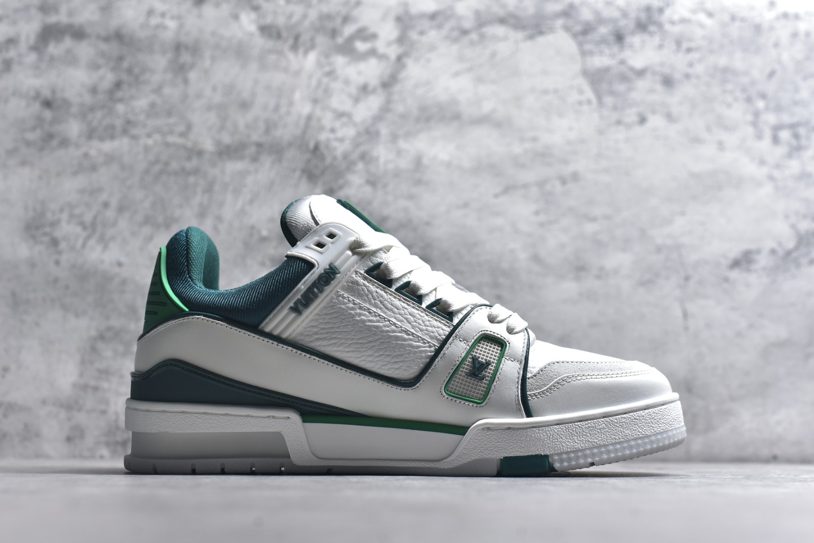 图片[3]-#AM-甄选 碾压市场7××版本 独家𝑻𝒓𝒂𝒊𝒏𝒆𝒓 现货入库💪🏻 救市品质 走量拉新神器 独家高定版最强平替 价格优势碾压市场 救市批次 高端零售 外贸专供 原版购入开发 正确空胶工艺 ZP级全套包装 完美楦型 正确卡色 大底TPU 质感媲美原版 细节与原版一致 注意区分市面通货 比肩高定 尺码：39-46-选品中心